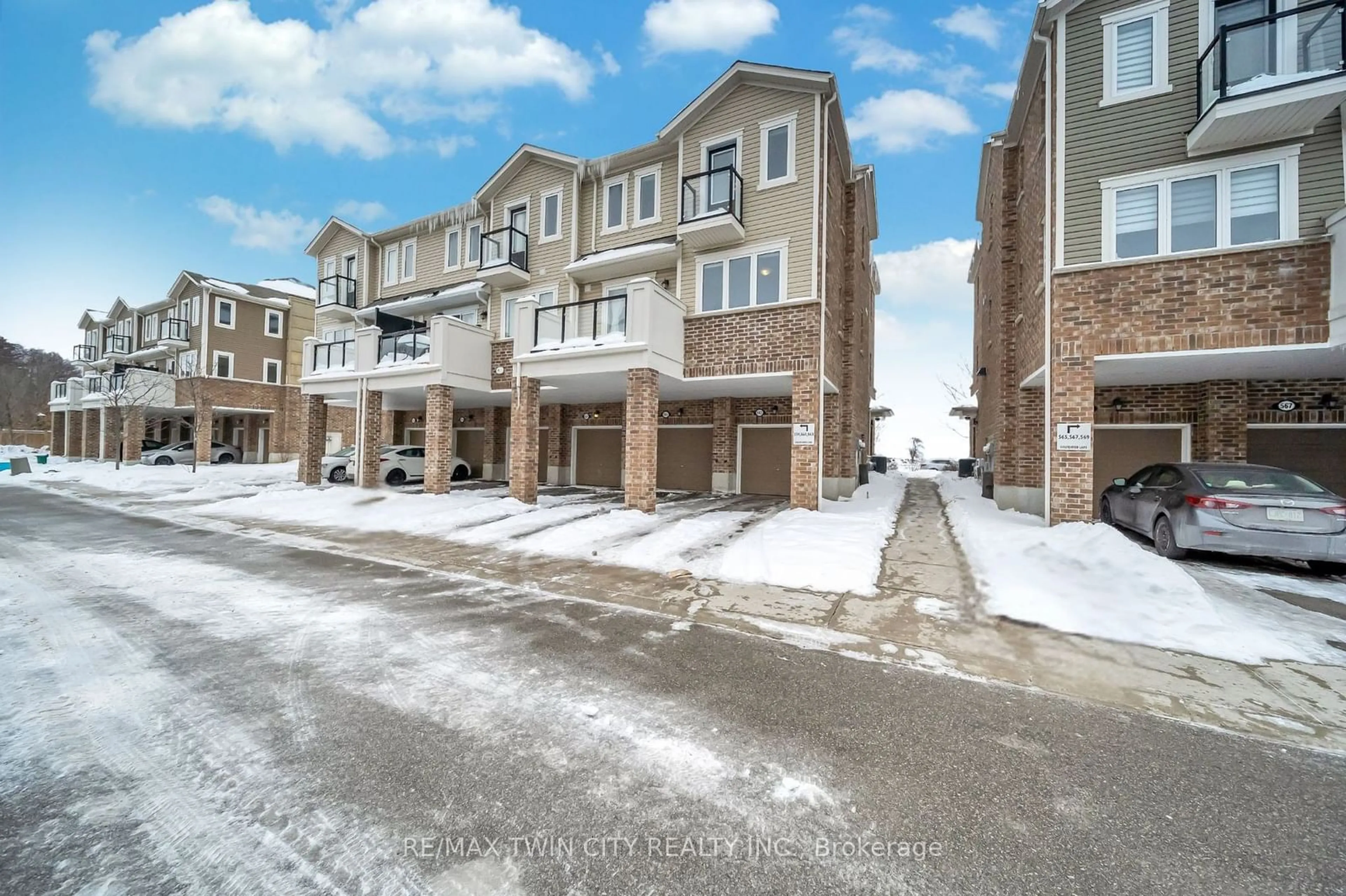 A pic from outside/outdoor area/front of a property/back of a property/a pic from drone, street for 563 Goldenrod Lane, Kitchener Ontario N2R 0L7