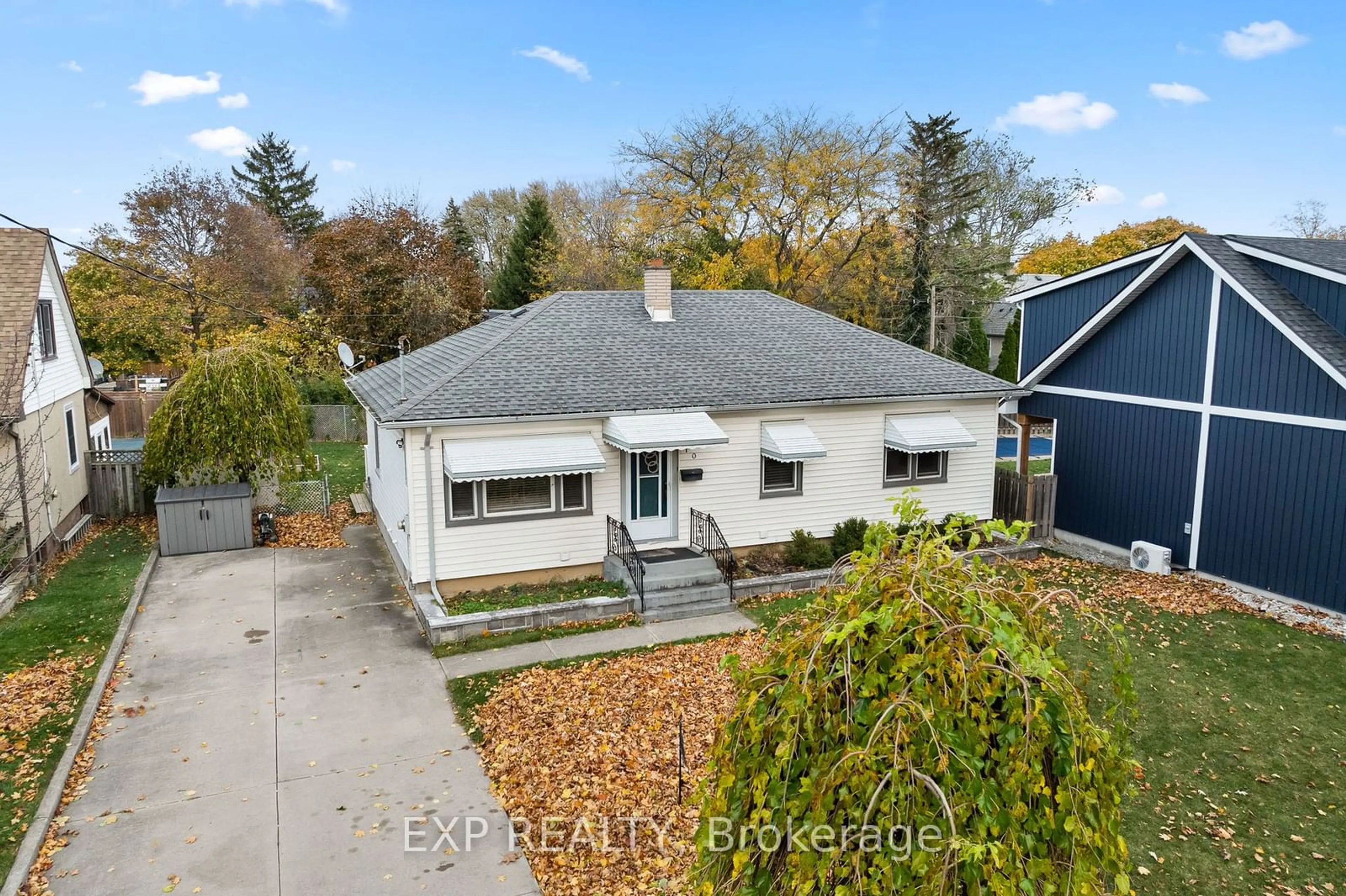 A pic from outside/outdoor area/front of a property/back of a property/a pic from drone, street for 10 Nickerson Ave, St. Catharines Ontario L2N 3M1