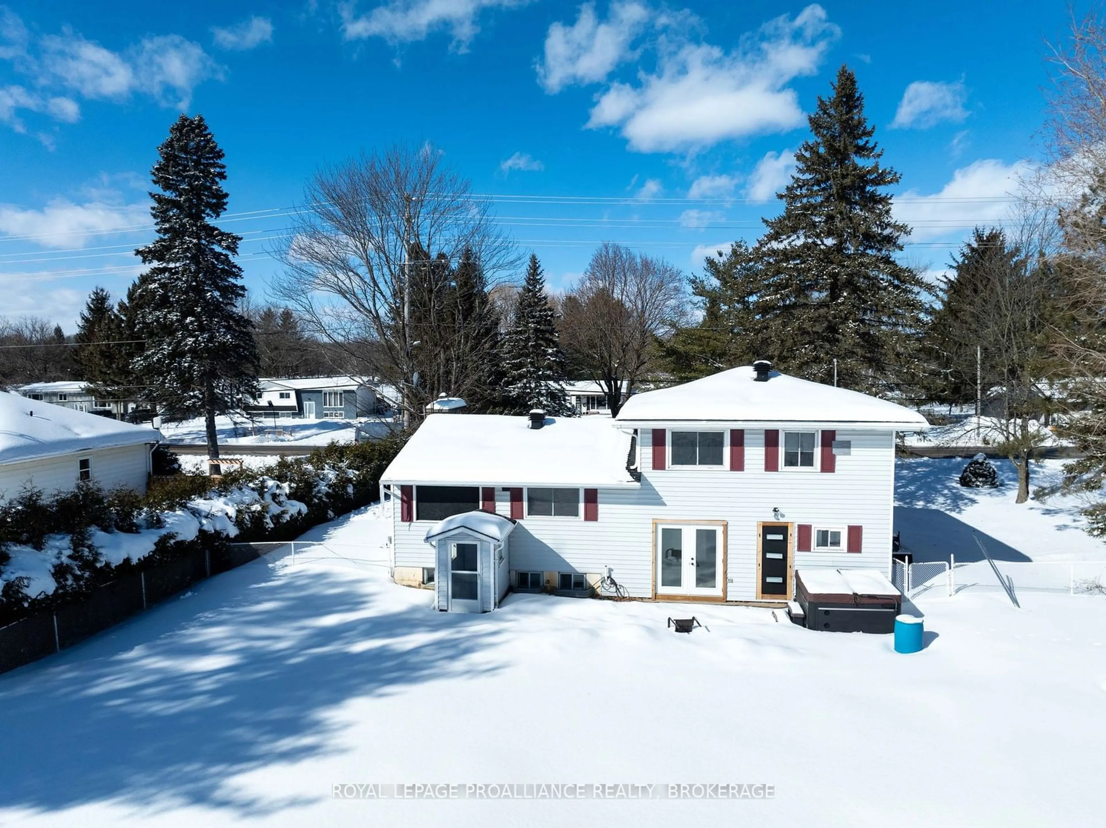 A pic from outside/outdoor area/front of a property/back of a property/a pic from drone, street for 183 Main St, Rideau Lakes Ontario K0G 1E0