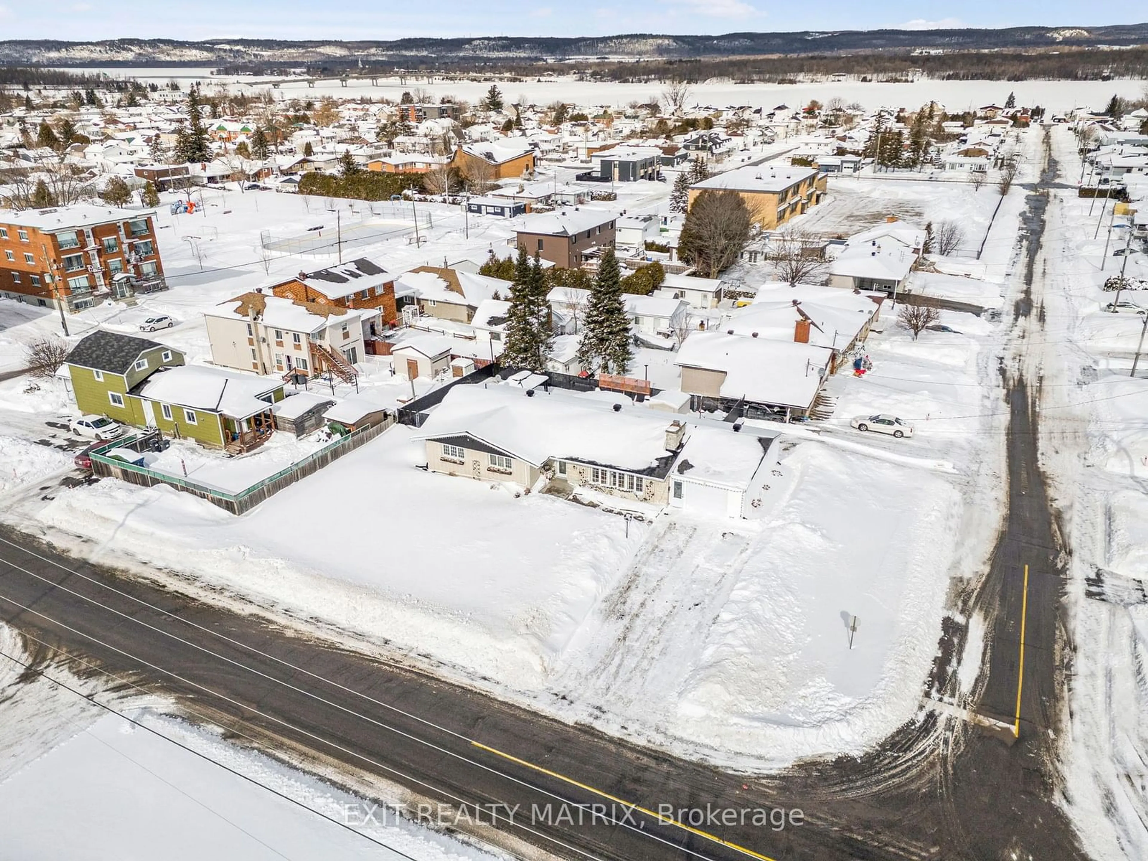 A pic from outside/outdoor area/front of a property/back of a property/a pic from drone, street for 1313 Aberdeen St, Hawkesbury Ontario K6A 1K8