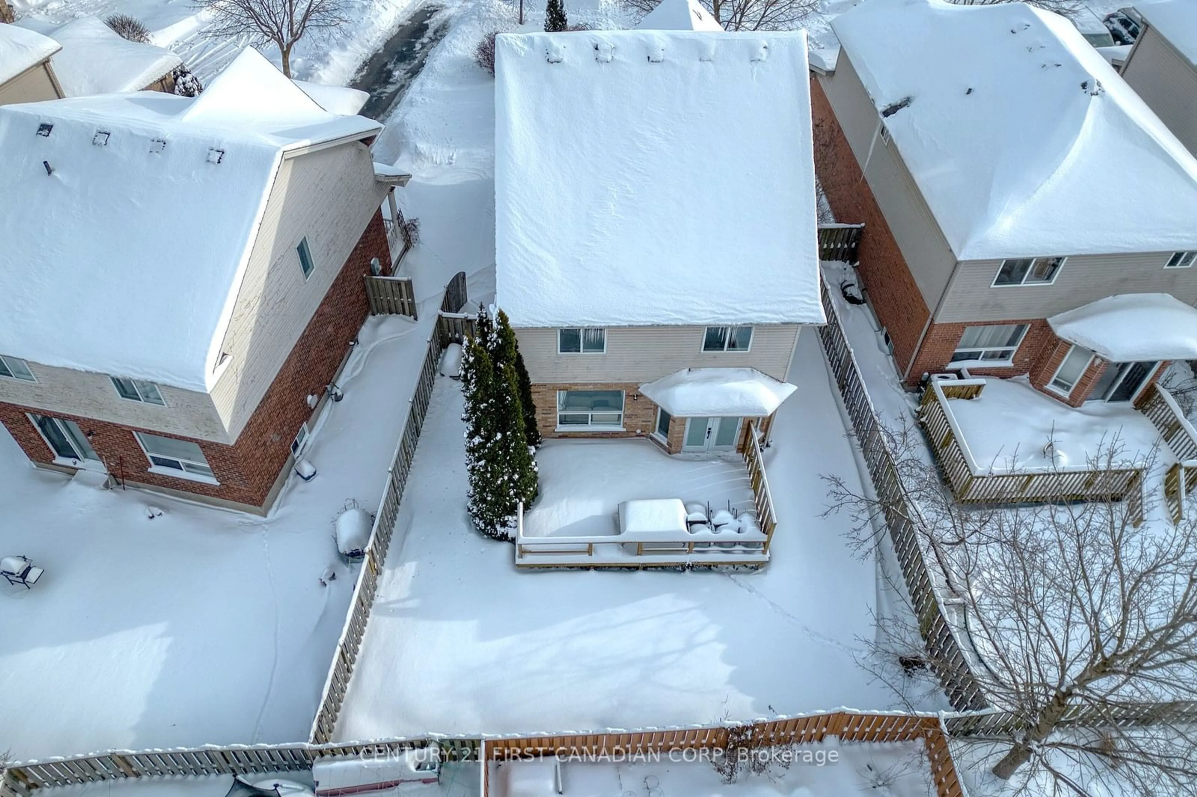 A pic from outside/outdoor area/front of a property/back of a property/a pic from drone, city buildings view from balcony for 860 Redoak Ave, London Ontario N6H 5R6