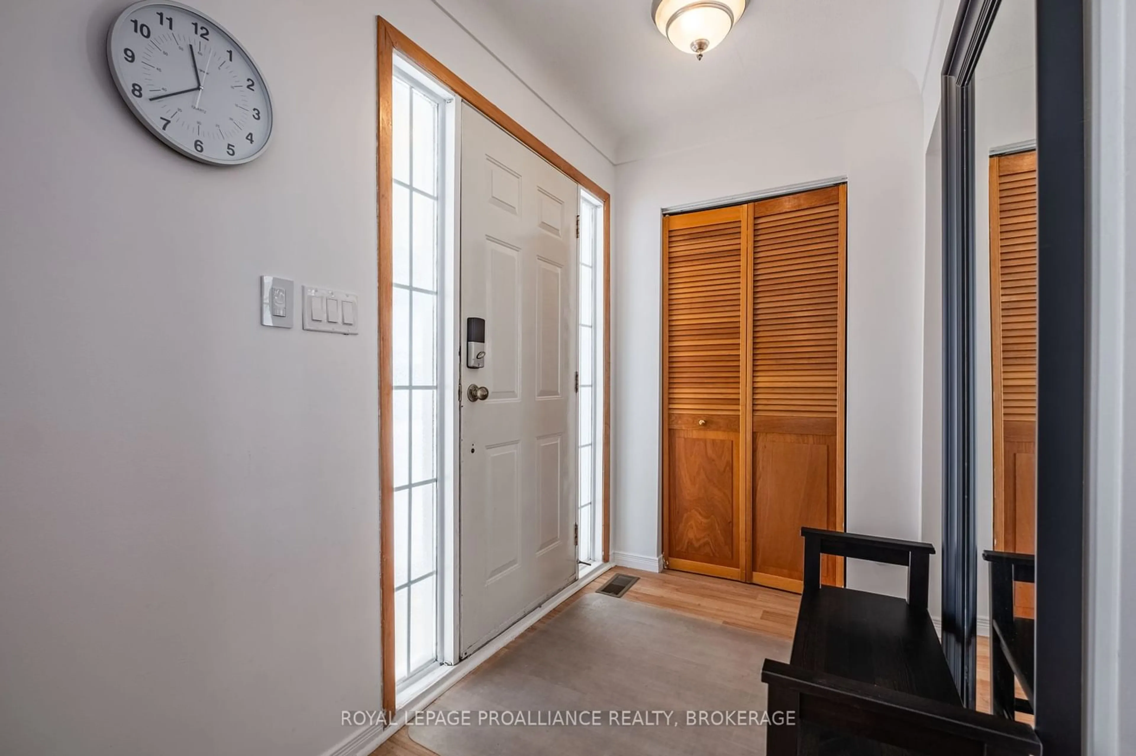 Indoor entryway for 687 Harrow Pl, Kingston Ontario K7M 5M1