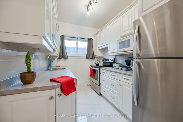 Additional property image - 285 King St Unit 8