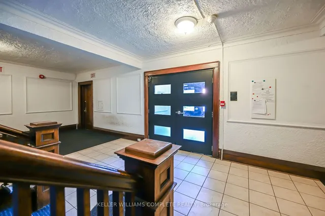 Additional property image - 285 King St Unit 8