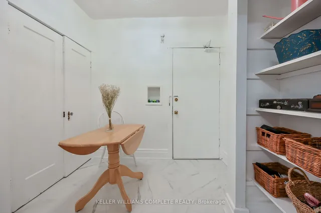 Additional property image - 285 King St Unit 8