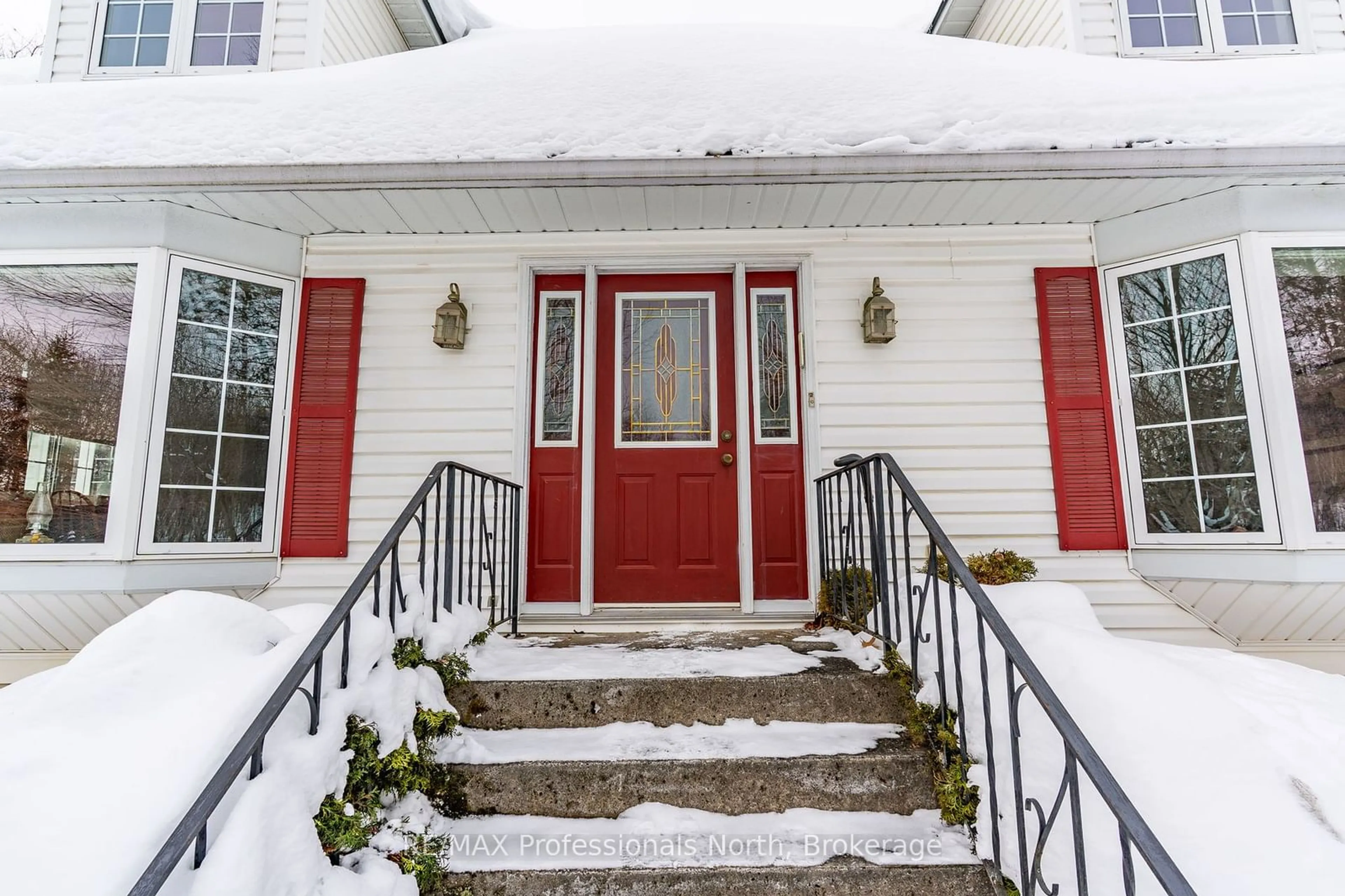 Indoor entryway for 1119 Deep Bay Rd, Minden Hills Ontario K0M 2K0