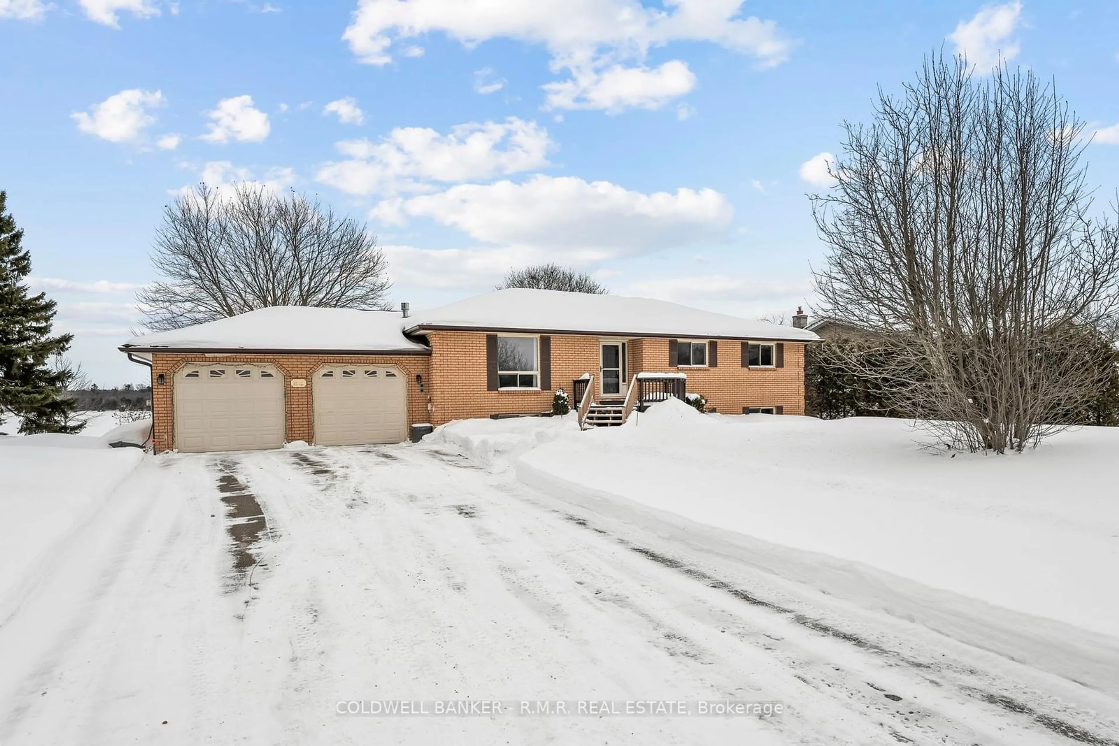 A pic from outside/outdoor area/front of a property/back of a property/a pic from drone, street for 84 Pinewood Blvd, Kawartha Lakes Ontario K0M 2T0