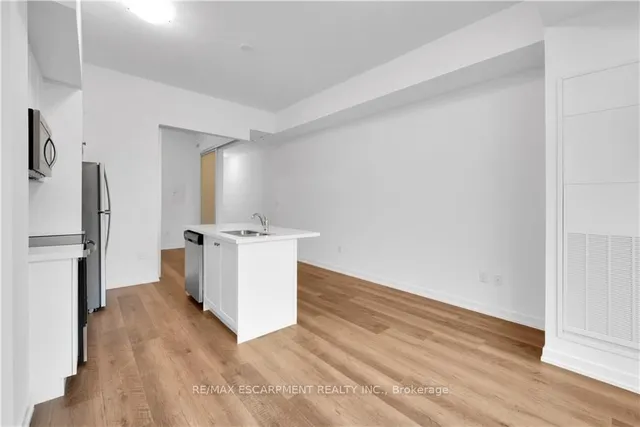 Additional property image - 460 Dundas St Unit 122