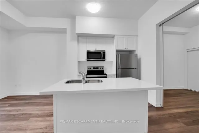 Additional property image - 460 Dundas St Unit 122