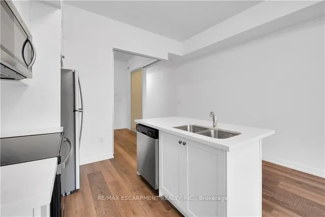 Additional property image - 460 Dundas St Unit 122