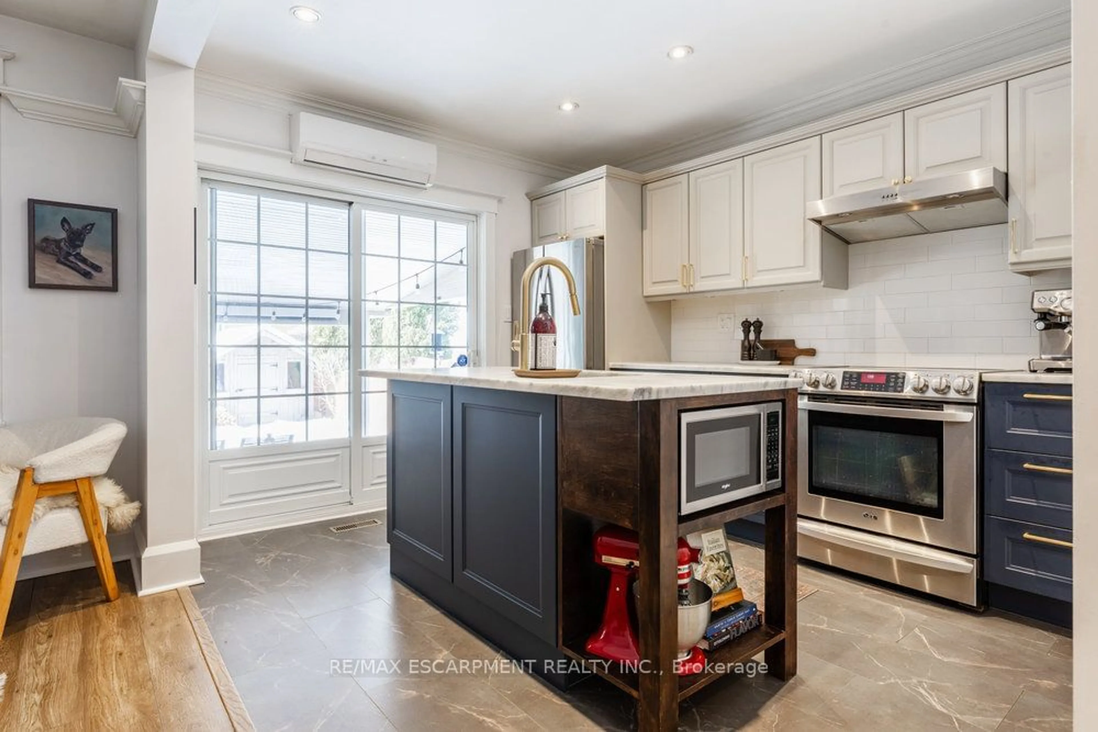 Open concept kitchen, unknown for 234 Province St, Hamilton Ontario L8K 2L7