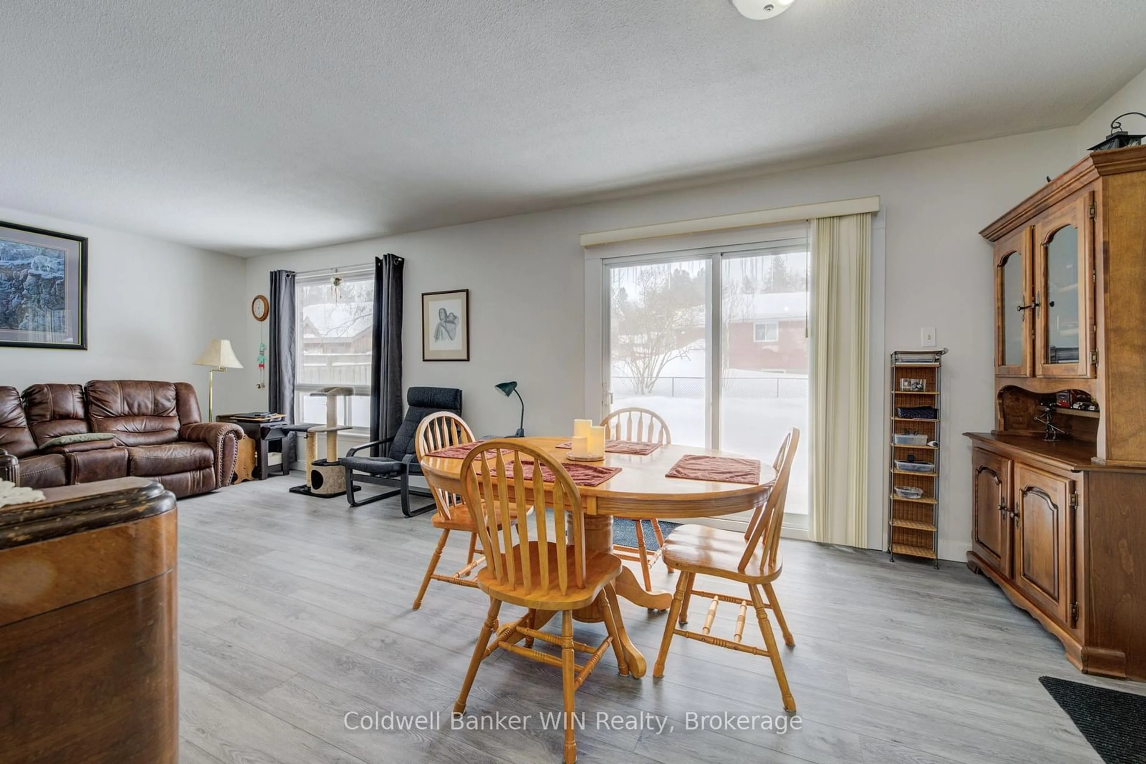 Dining room, wood/laminate floor for 123 Ann St, Shelburne Ontario L9V 2W5