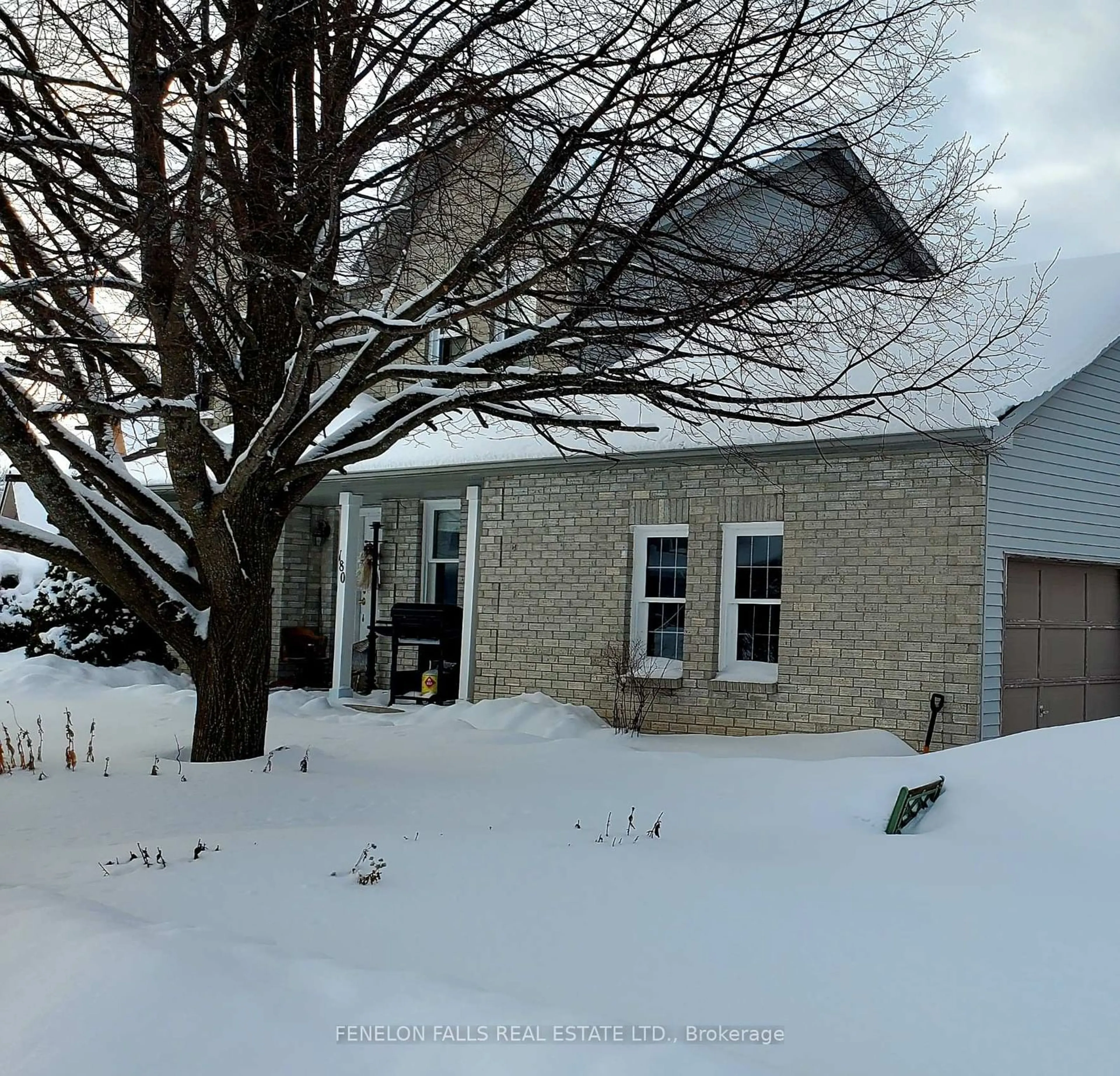 A pic from outside/outdoor area/front of a property/back of a property/a pic from drone, street for 180 Orchard Park Rd, Kawartha Lakes Ontario K9V 6A6