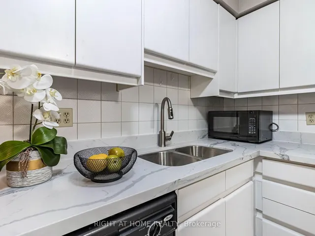 Additional image 13 of 36 James St Unit 303