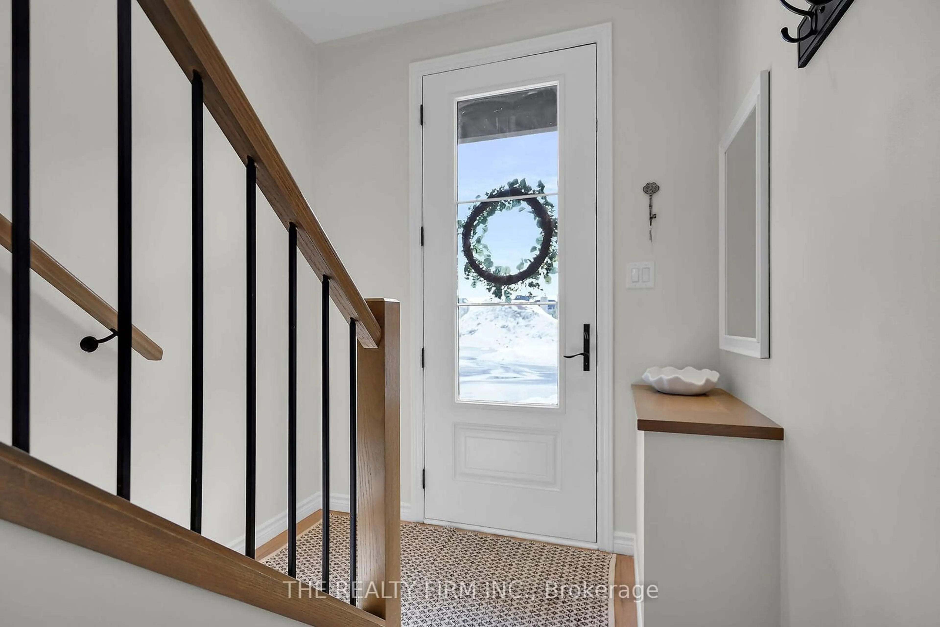 Indoor entryway for 435 Callaway Rd #51, London Ontario N6G 2N1