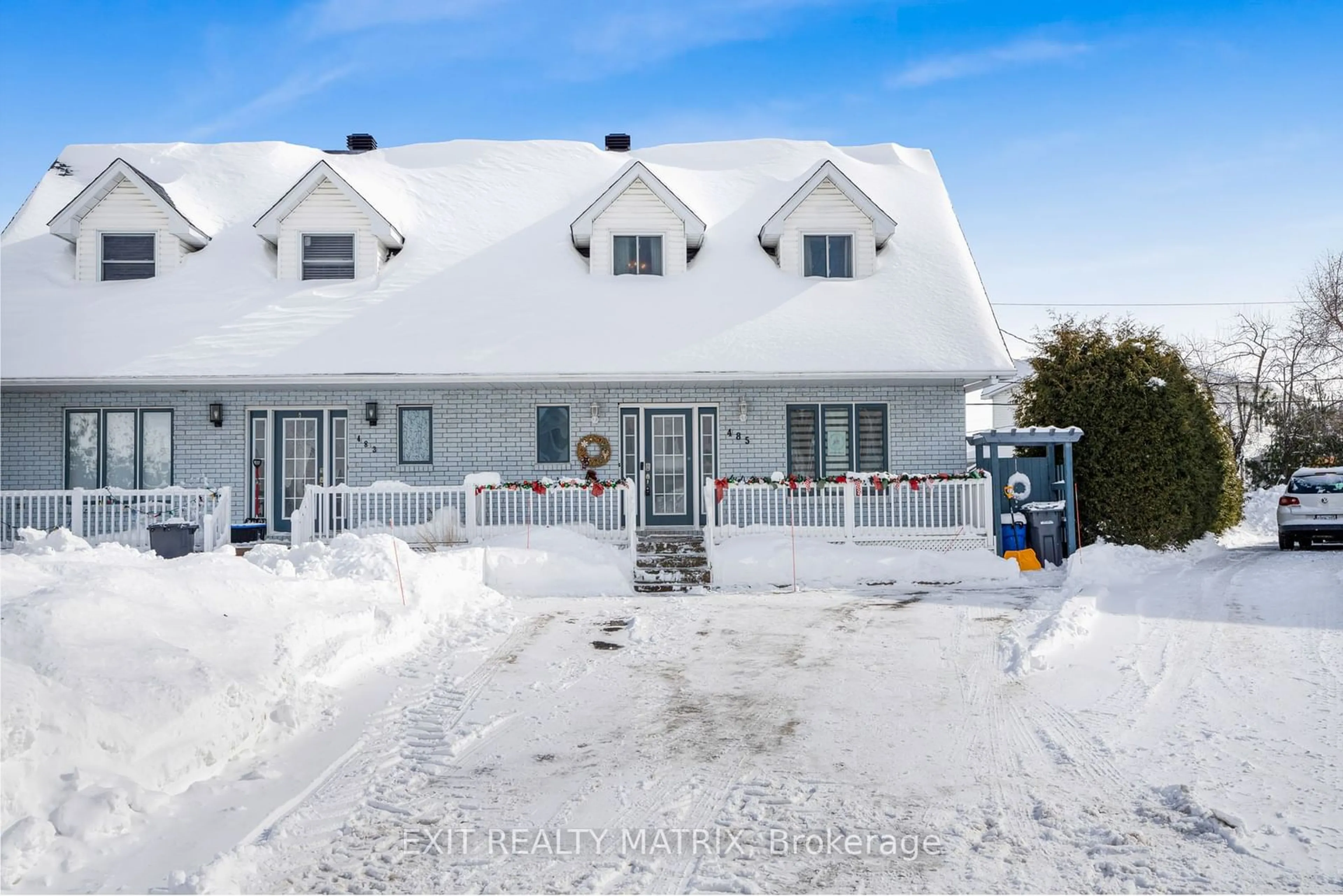 A pic from outside/outdoor area/front of a property/back of a property/a pic from drone, street for 485 Desjardins St, Hawkesbury Ontario K6A 3L9