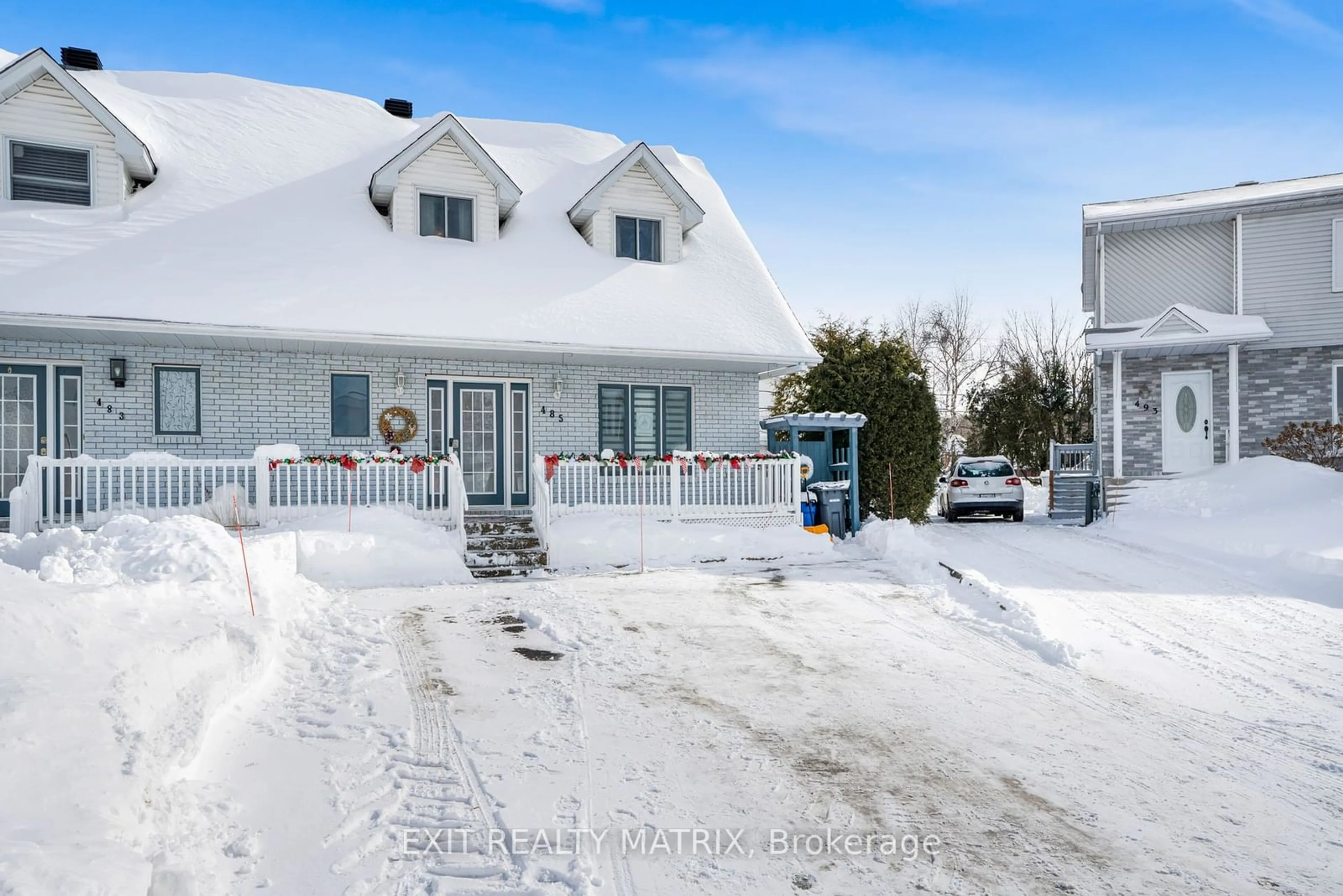 A pic from outside/outdoor area/front of a property/back of a property/a pic from drone, street for 485 Desjardins St, Hawkesbury Ontario K6A 3L9