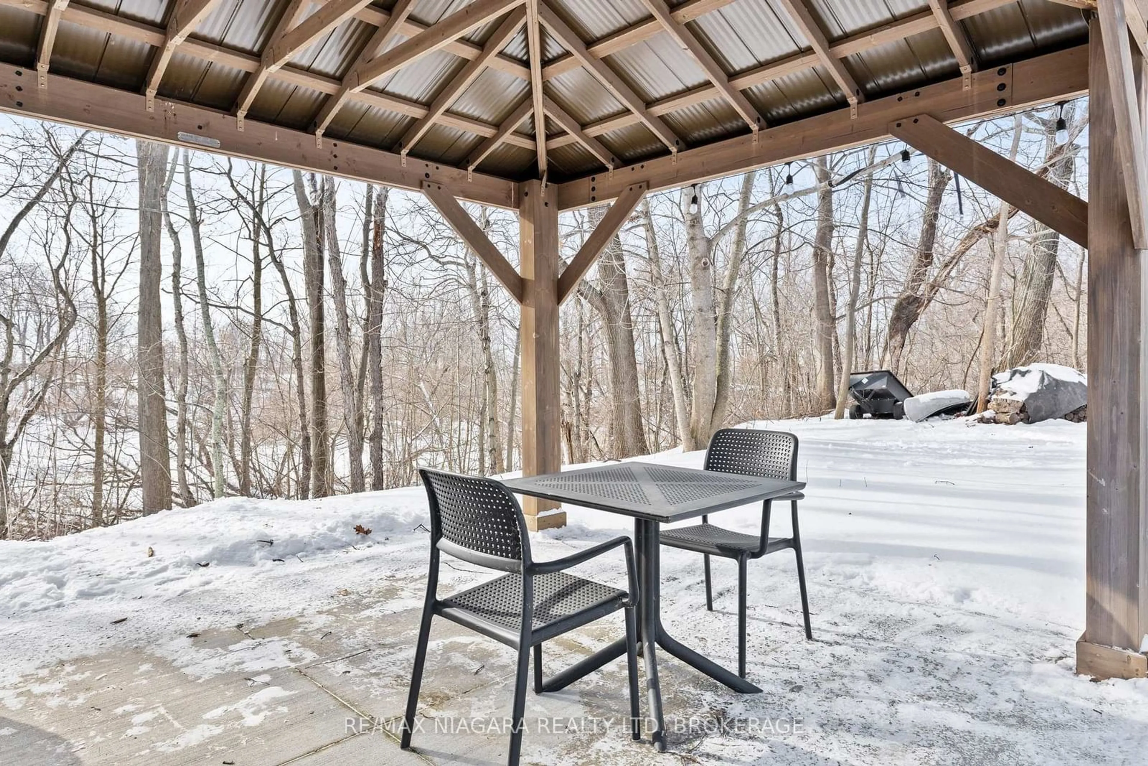 Patio, unknown for 1382 MCNAB Rd, Niagara-on-the-Lake Ontario L0S 1J0