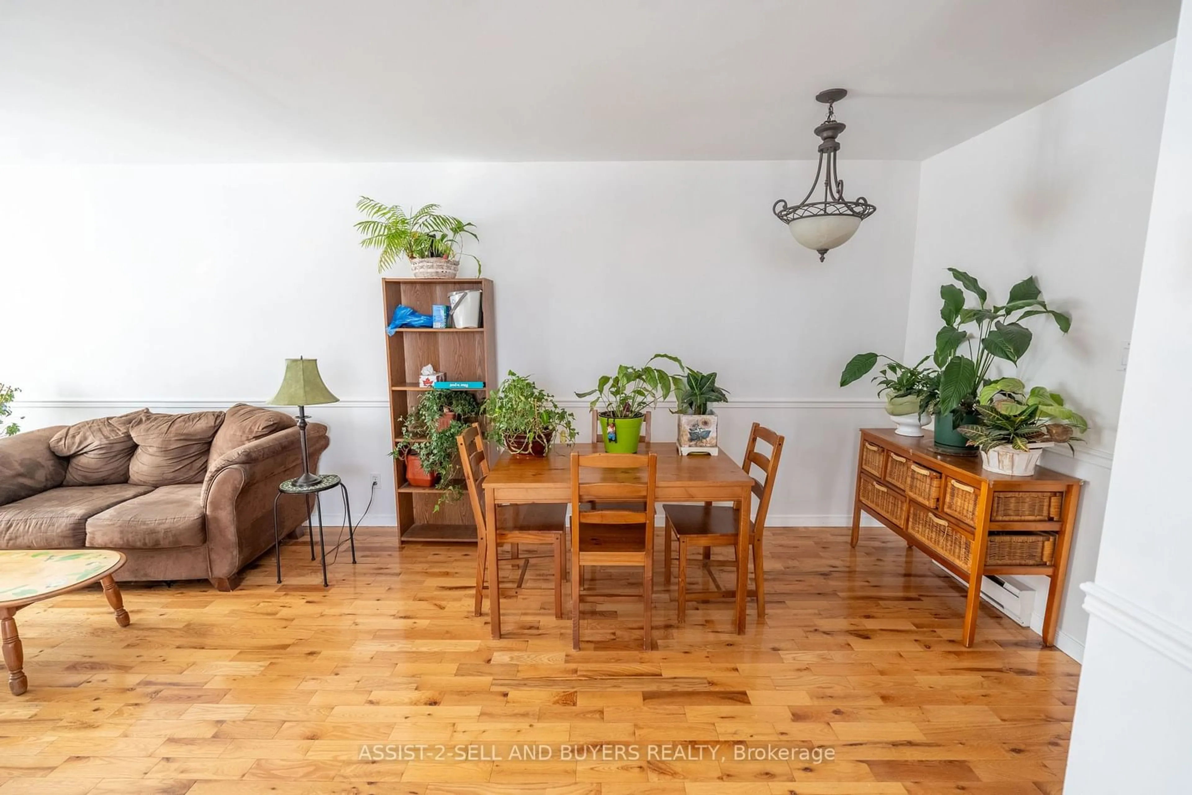 Dining room, wood/laminate floor for 795 Laflin St, Cornwall Ontario K6J 3M6