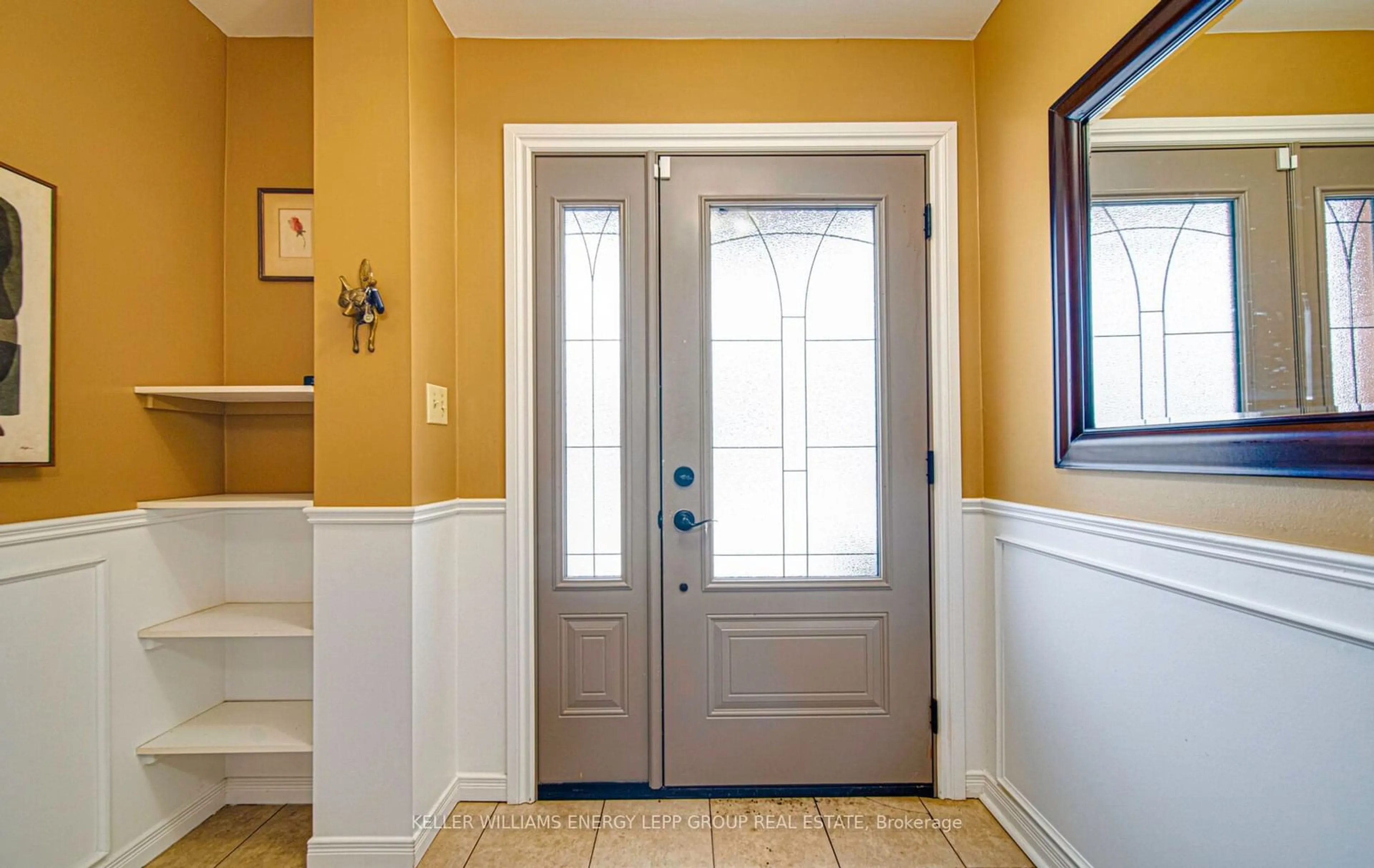 Indoor entryway for 7 Herbert Pl, Port Hope Ontario L1A 4G7