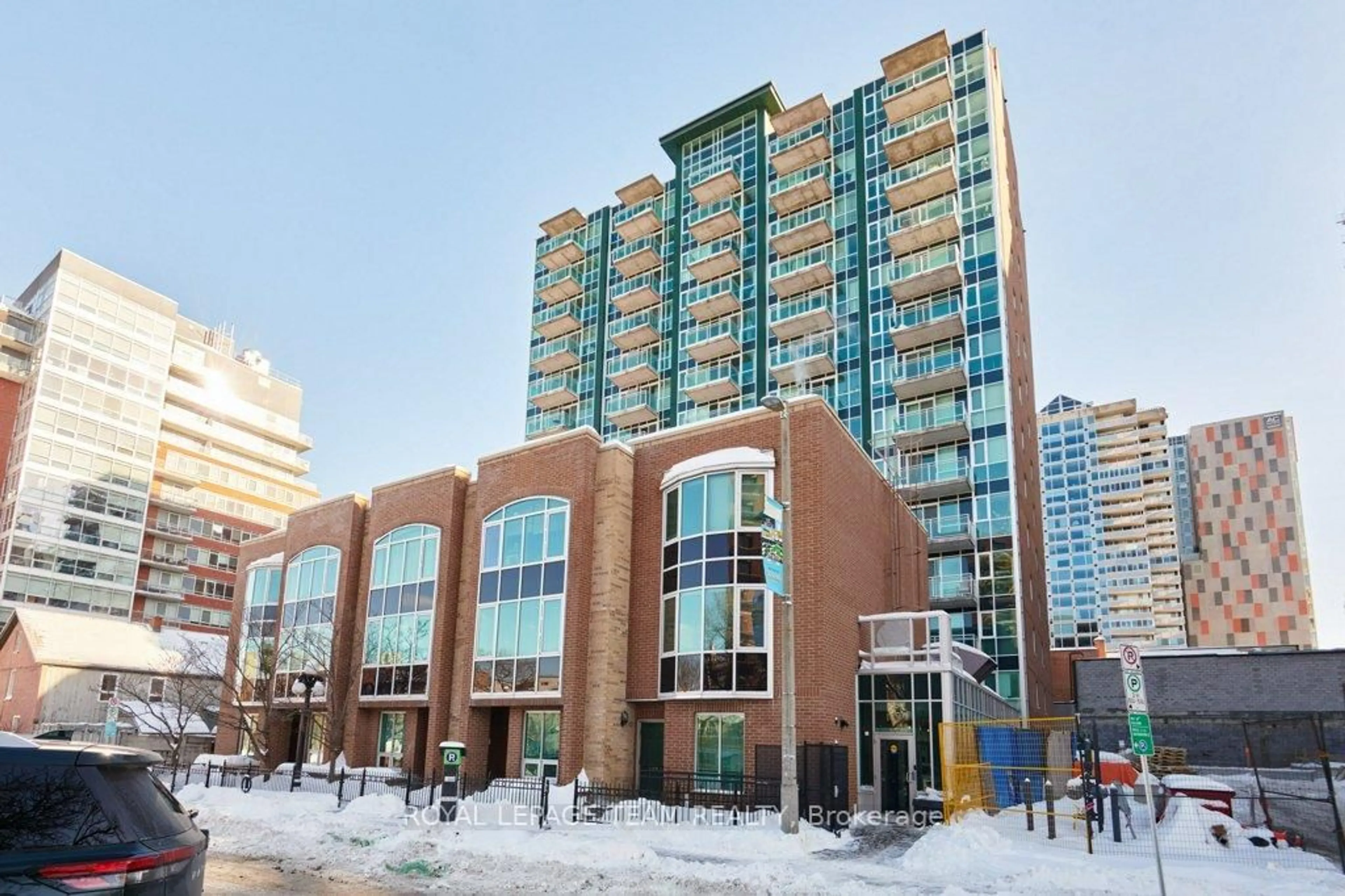 Indoor foyer for 134 York St #501, Lower Town - Sandy Hill Ontario K1N 1K8