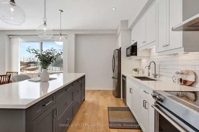 Additional property image - 931 Stonecliffe Walk