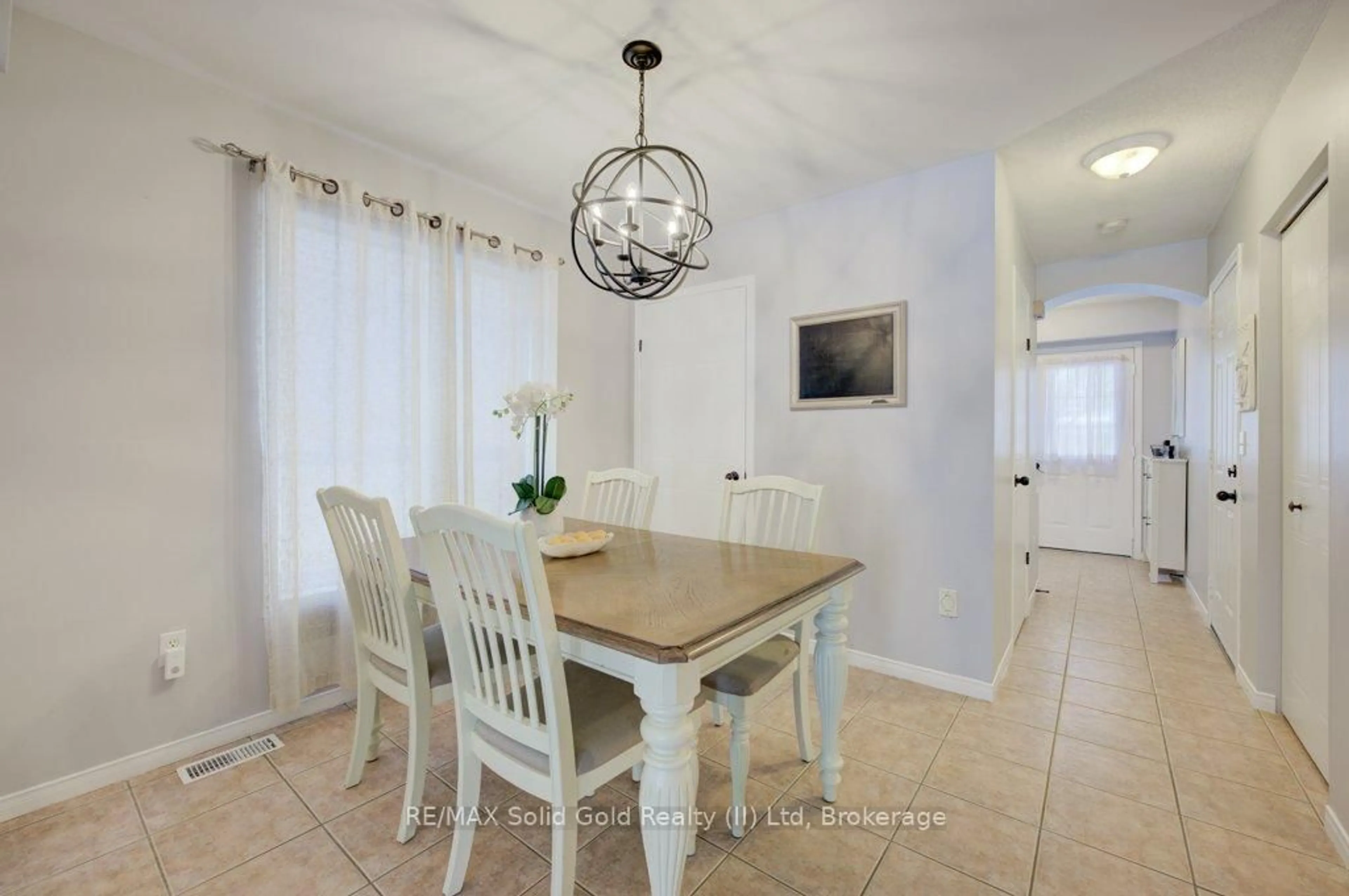 Dining room, ceramic/tile floor for 108 Mcmeeken Dr, Cambridge Ontario N3C 4G7