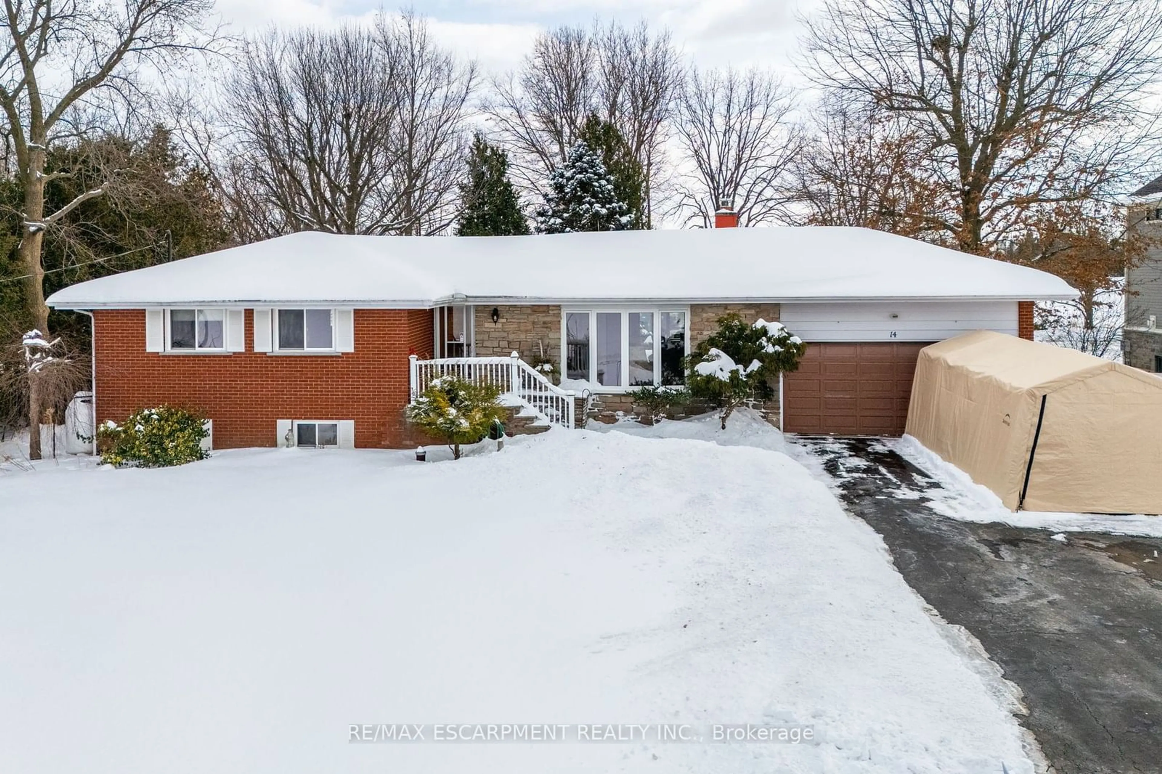 A pic from outside/outdoor area/front of a property/back of a property/a pic from drone, street for 14 Shelton Lane, Hamilton Ontario L0R 1V0