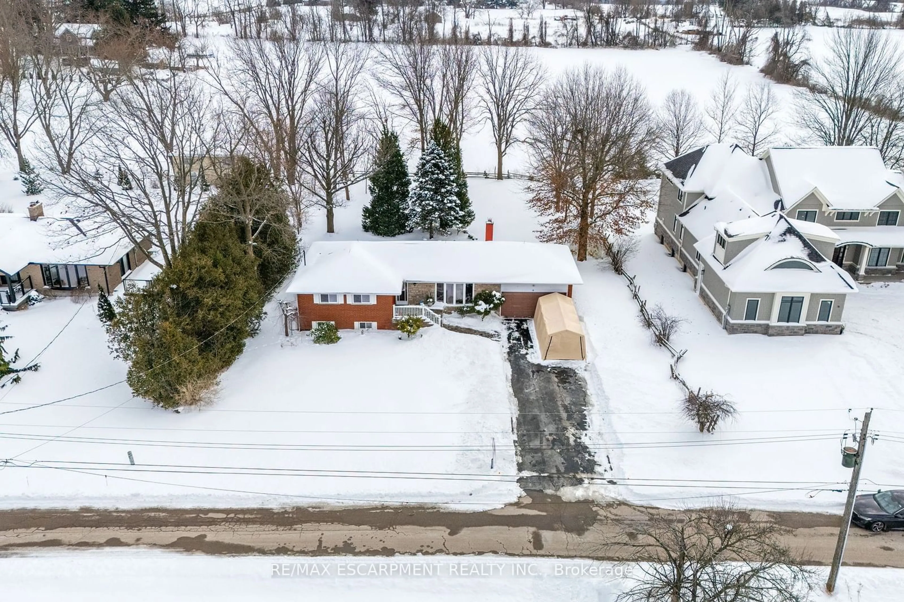 A pic from outside/outdoor area/front of a property/back of a property/a pic from drone, street for 14 Shelton Lane, Hamilton Ontario L0R 1V0