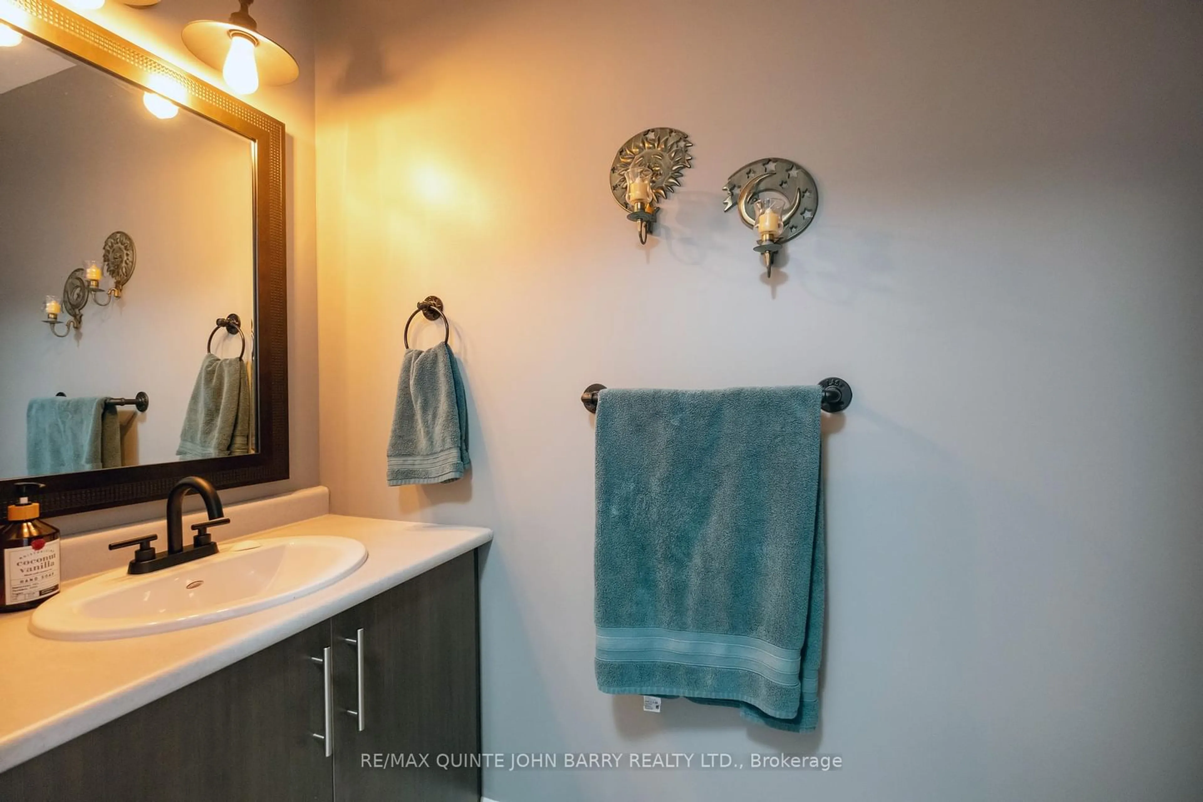 Standard bathroom, ceramic/tile floor for 17 McIntosh Cres, Quinte West Ontario K8V 0G1