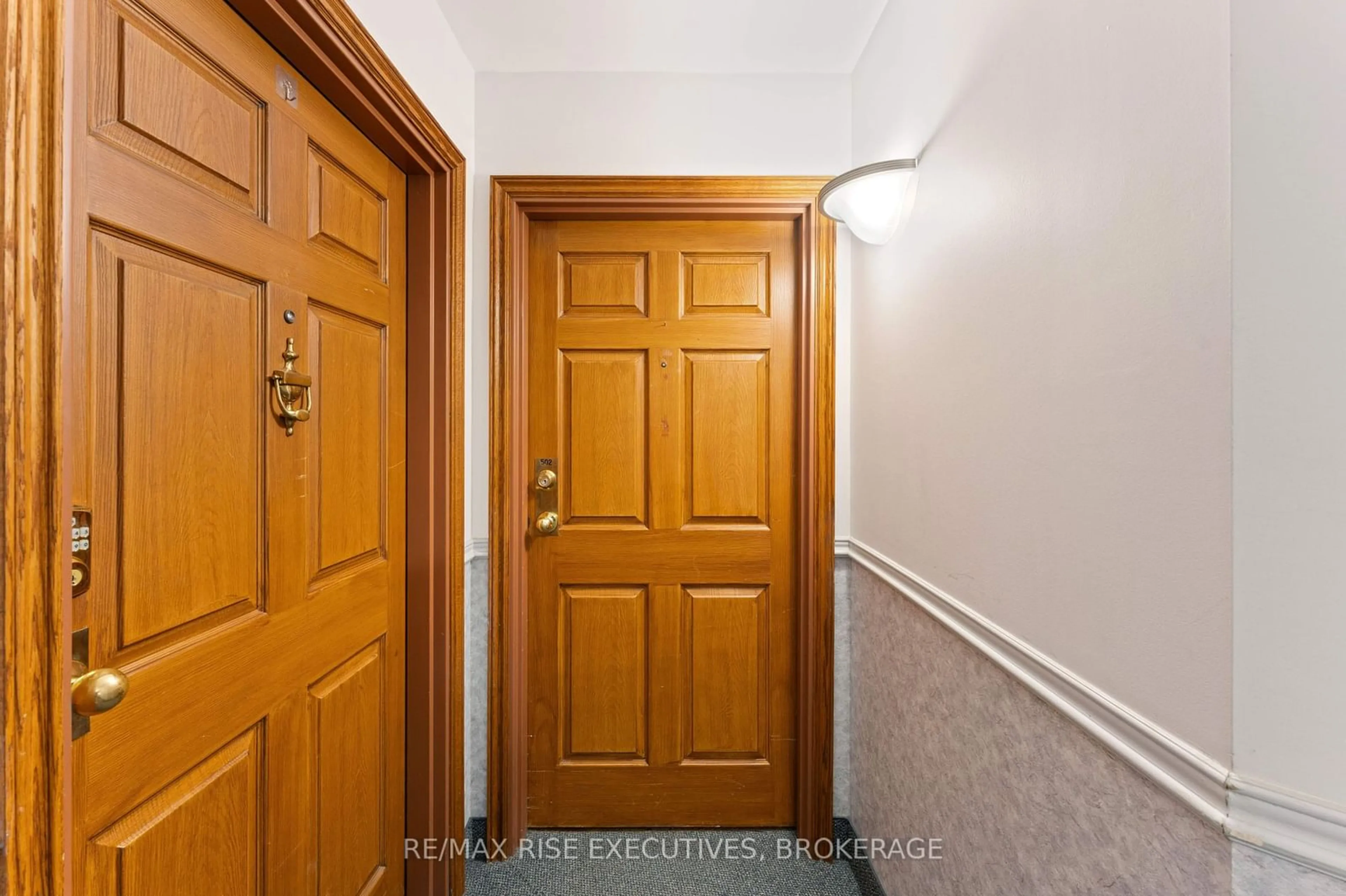 Indoor entryway for 130 WRIGHT Cres #502, Kingston Ontario K7L 5R1