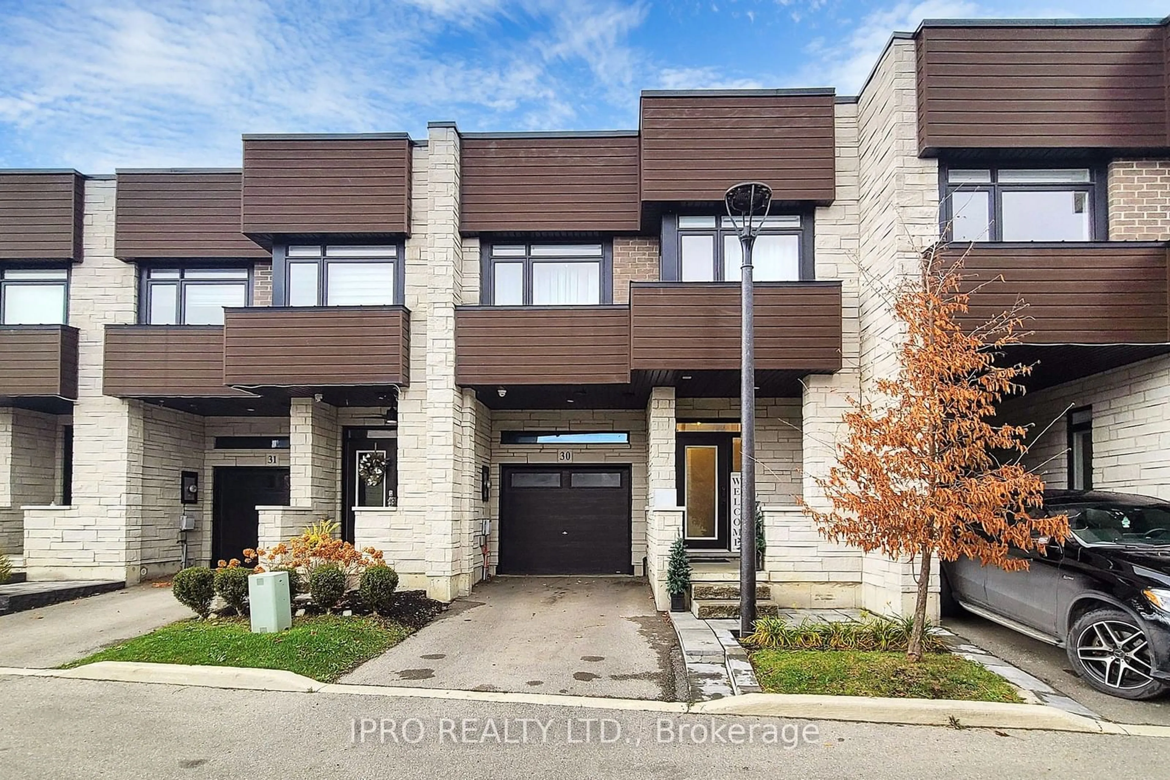 Home with brick exterior material, street for 35 Midhurst Hts #30, Hamilton Ontario L8J 0K9