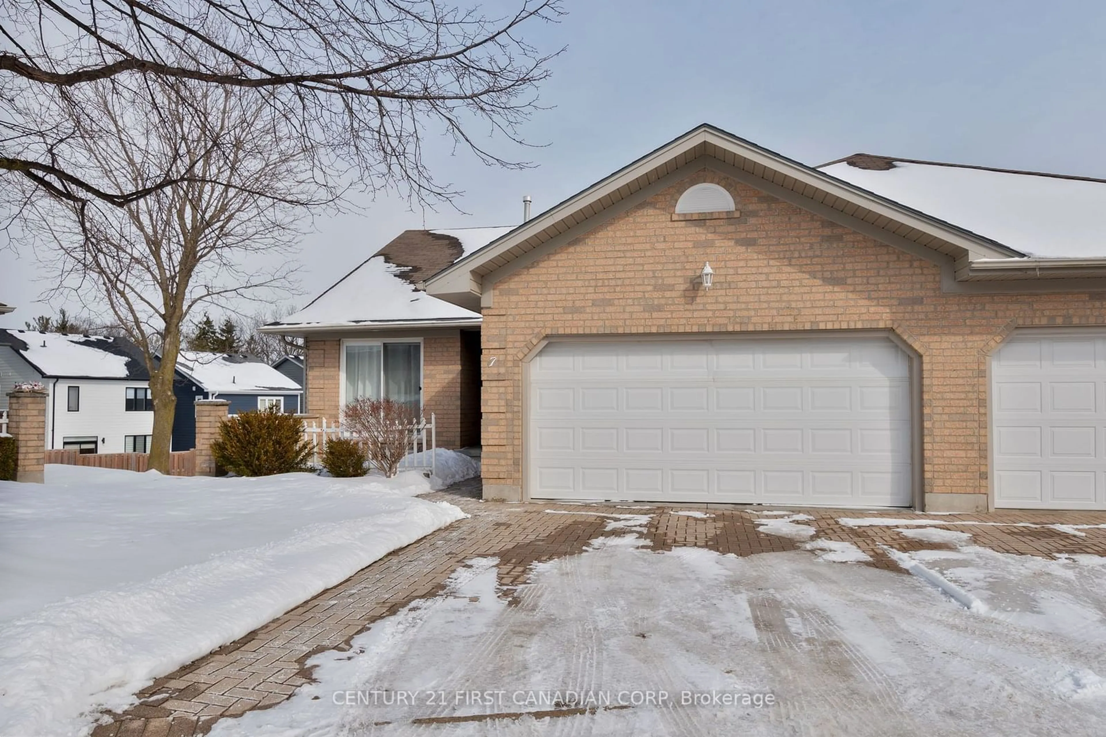 Home with brick exterior material, street for 861 Shelborne St #7, London Ontario N5Z 5C5