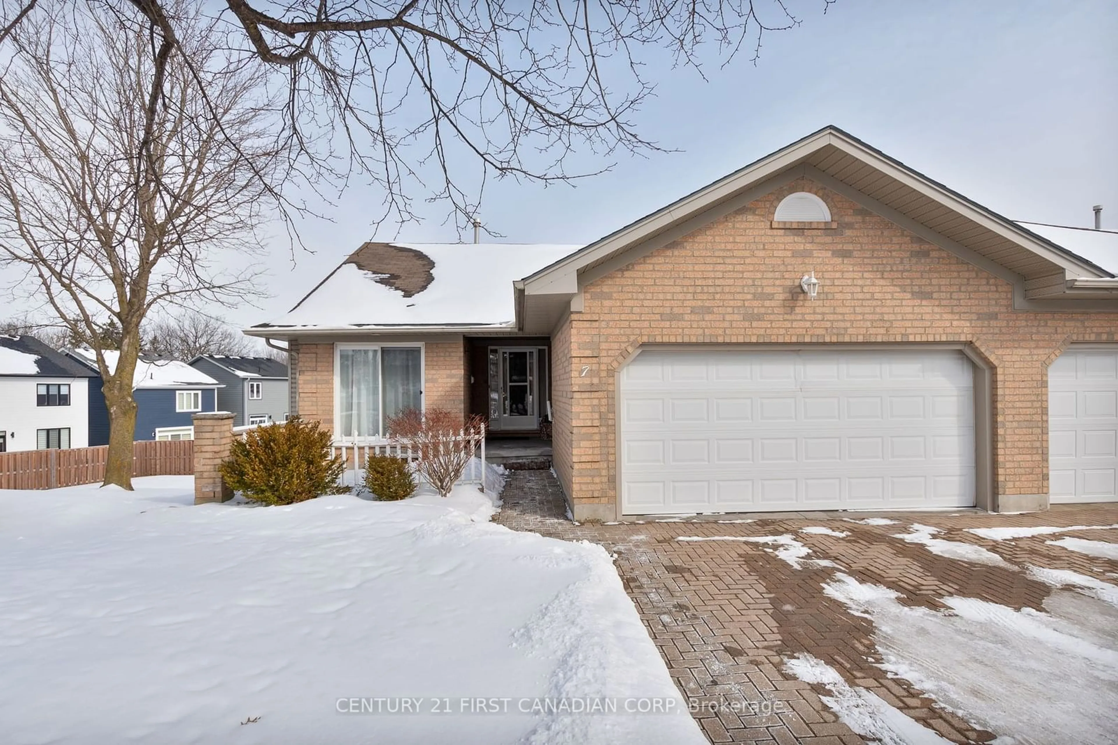 Home with brick exterior material, street for 861 Shelborne St #7, London Ontario N5Z 5C5