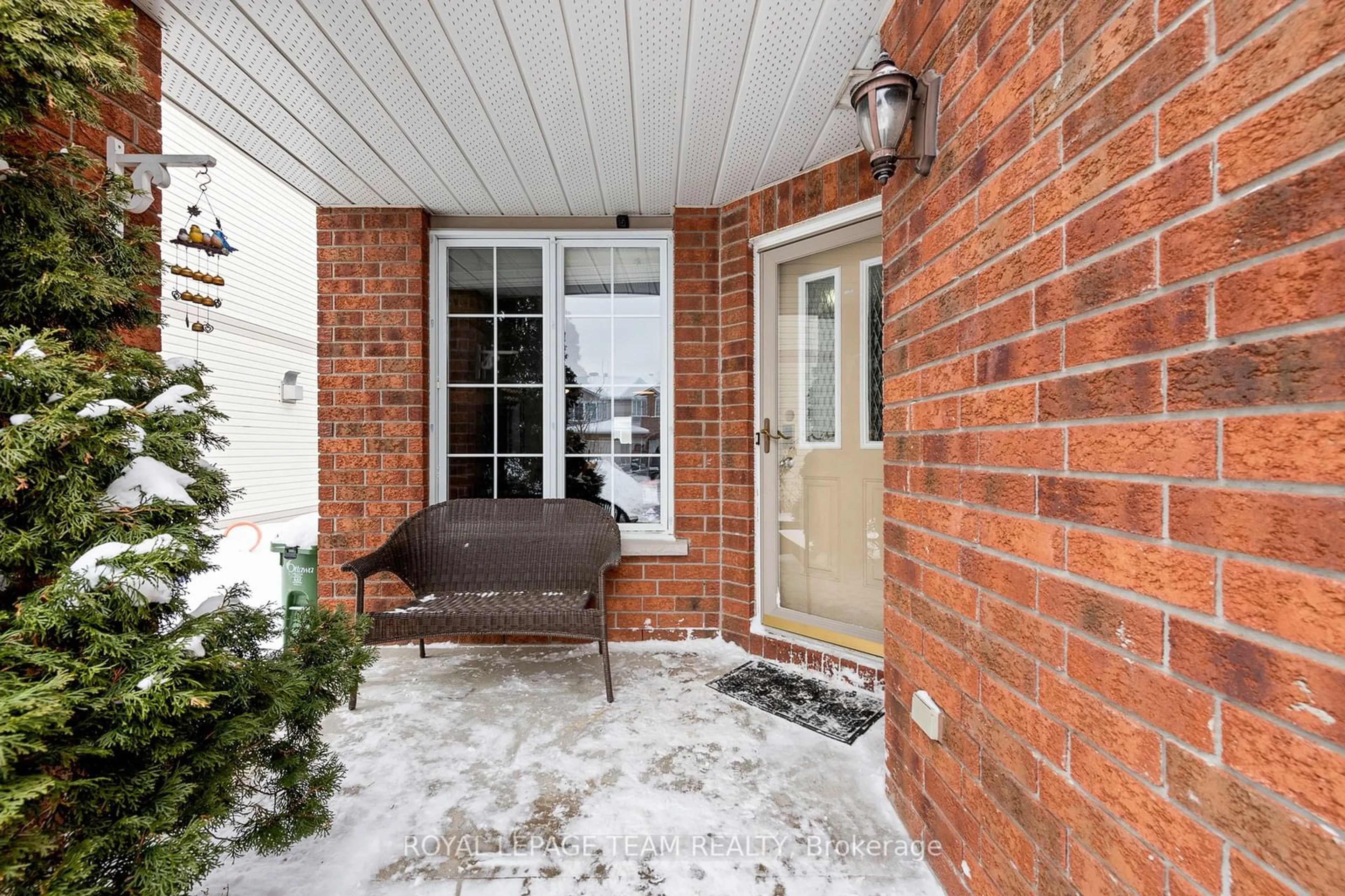 Indoor entryway for 35 Wittingham Dr, Barrhaven Ontario K2G 6H5