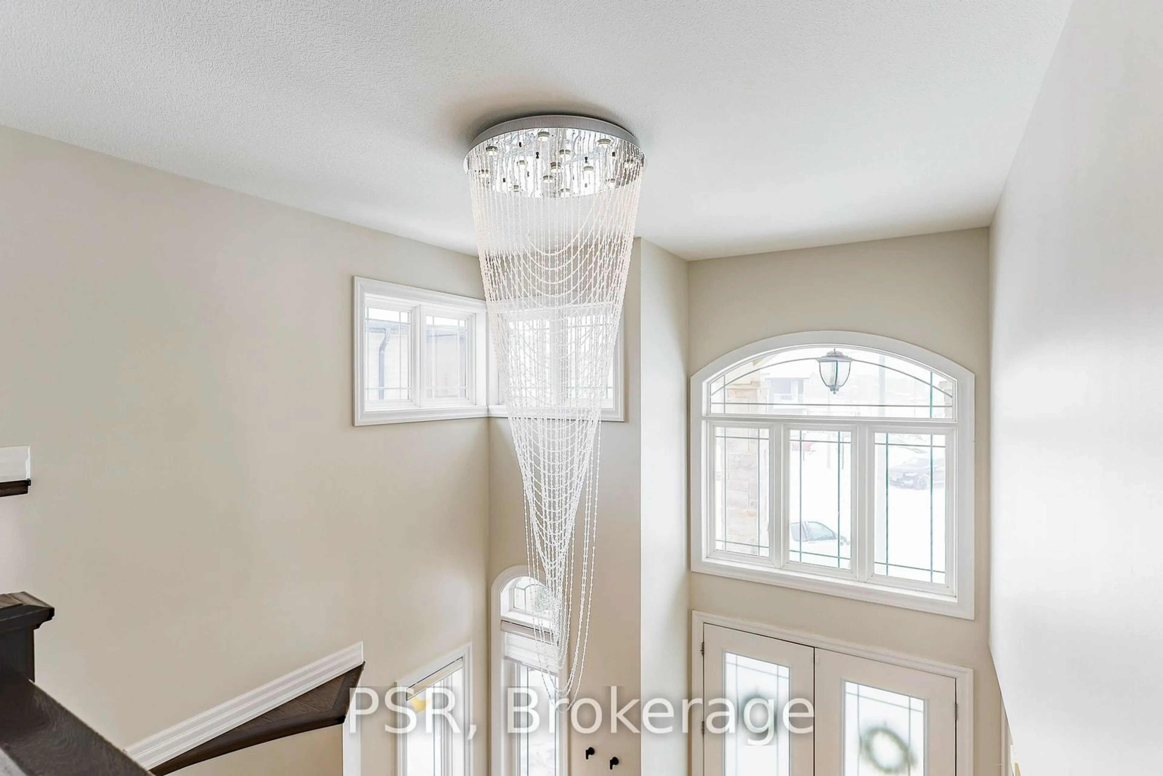 Indoor entryway for 36 Scanlon Pl, Hamilton Ontario L9K 0H5