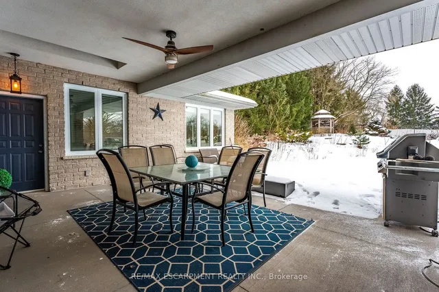 Additional property image - 715 Robson Rd