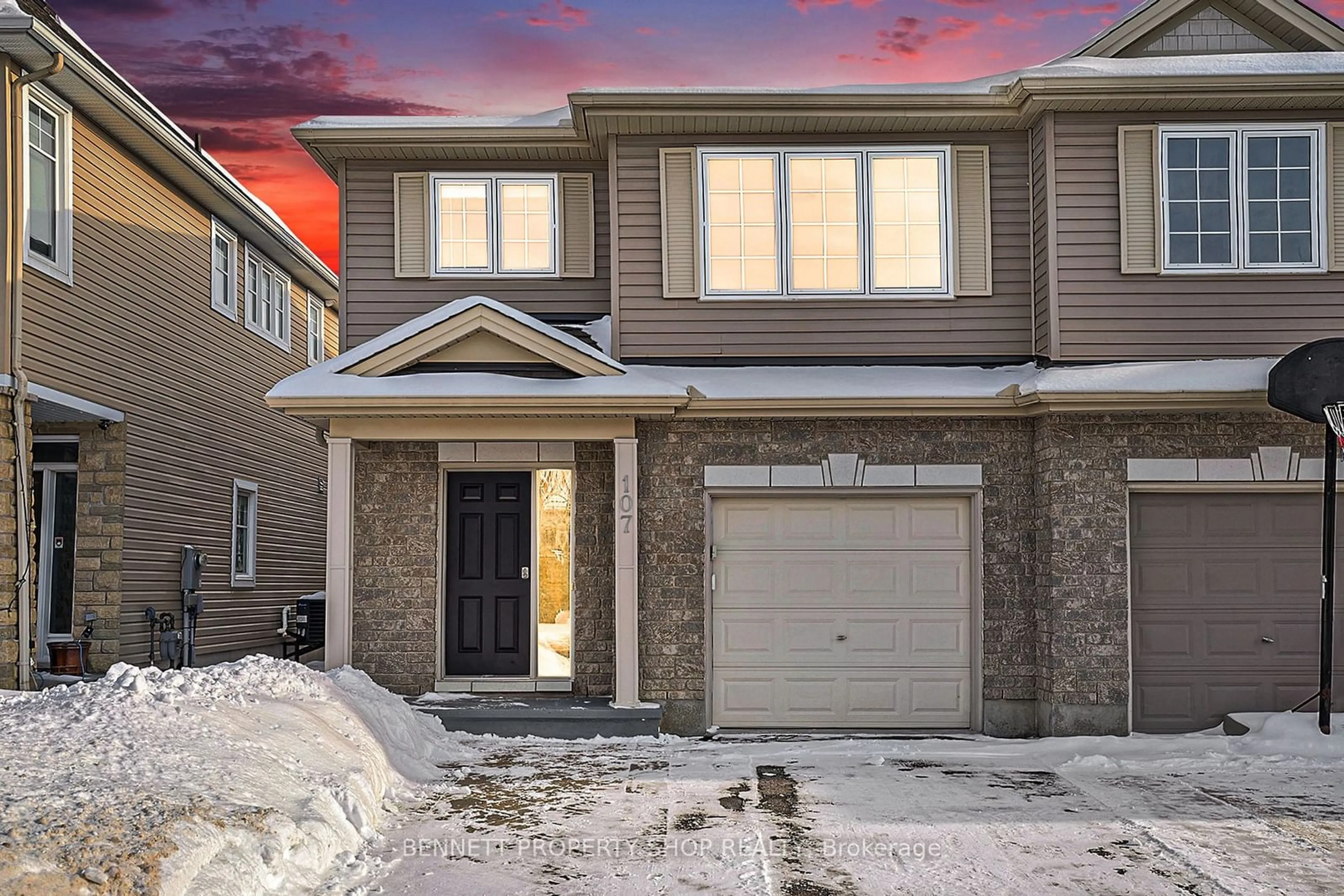 Home with brick exterior material, street for 107 Bandelier Way, Stittsville - Munster - Richmond Ontario K2S 0C3