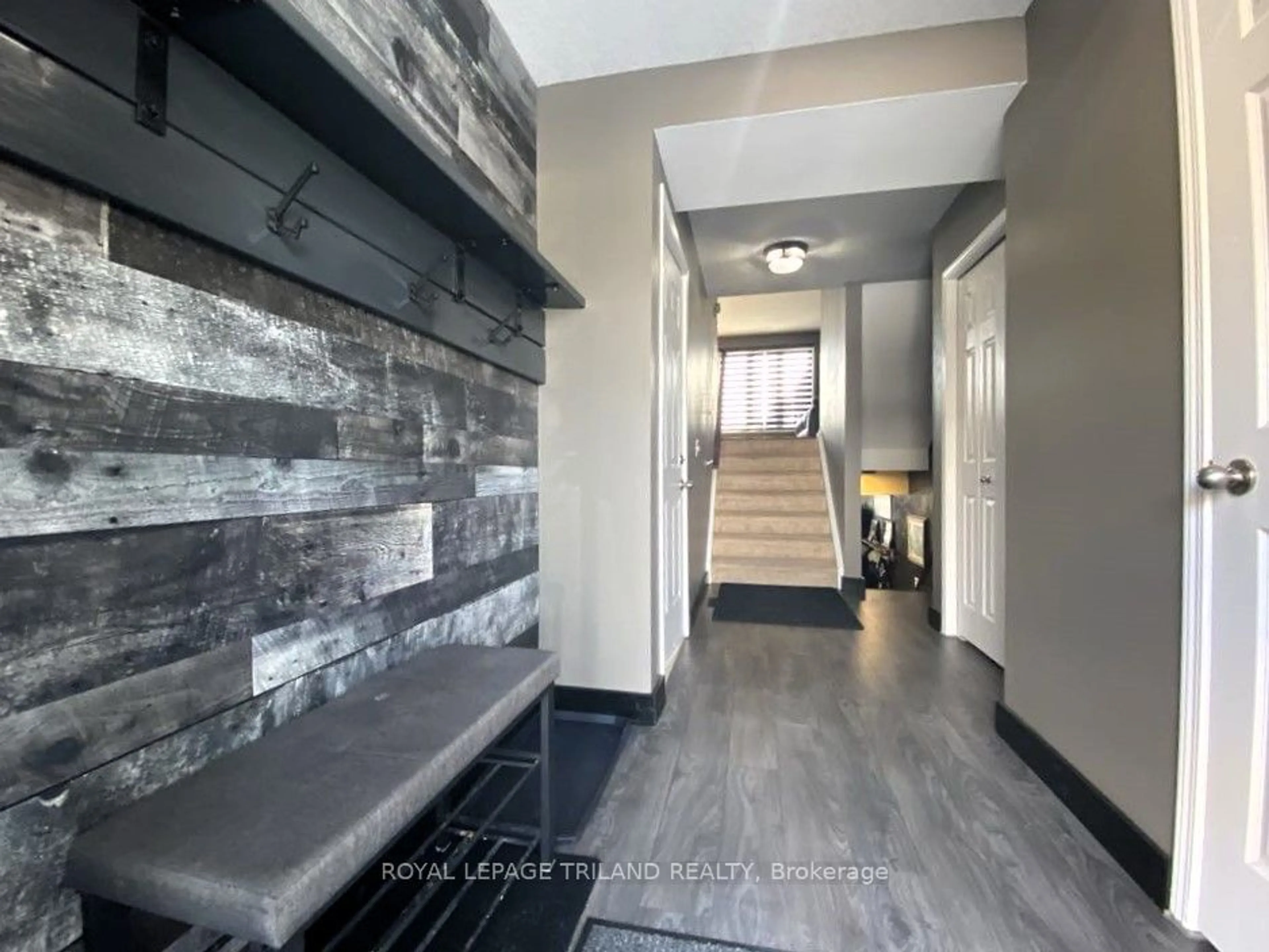 Indoor entryway for 2145 North Routledge Park #37, London Ontario N6G 0J8