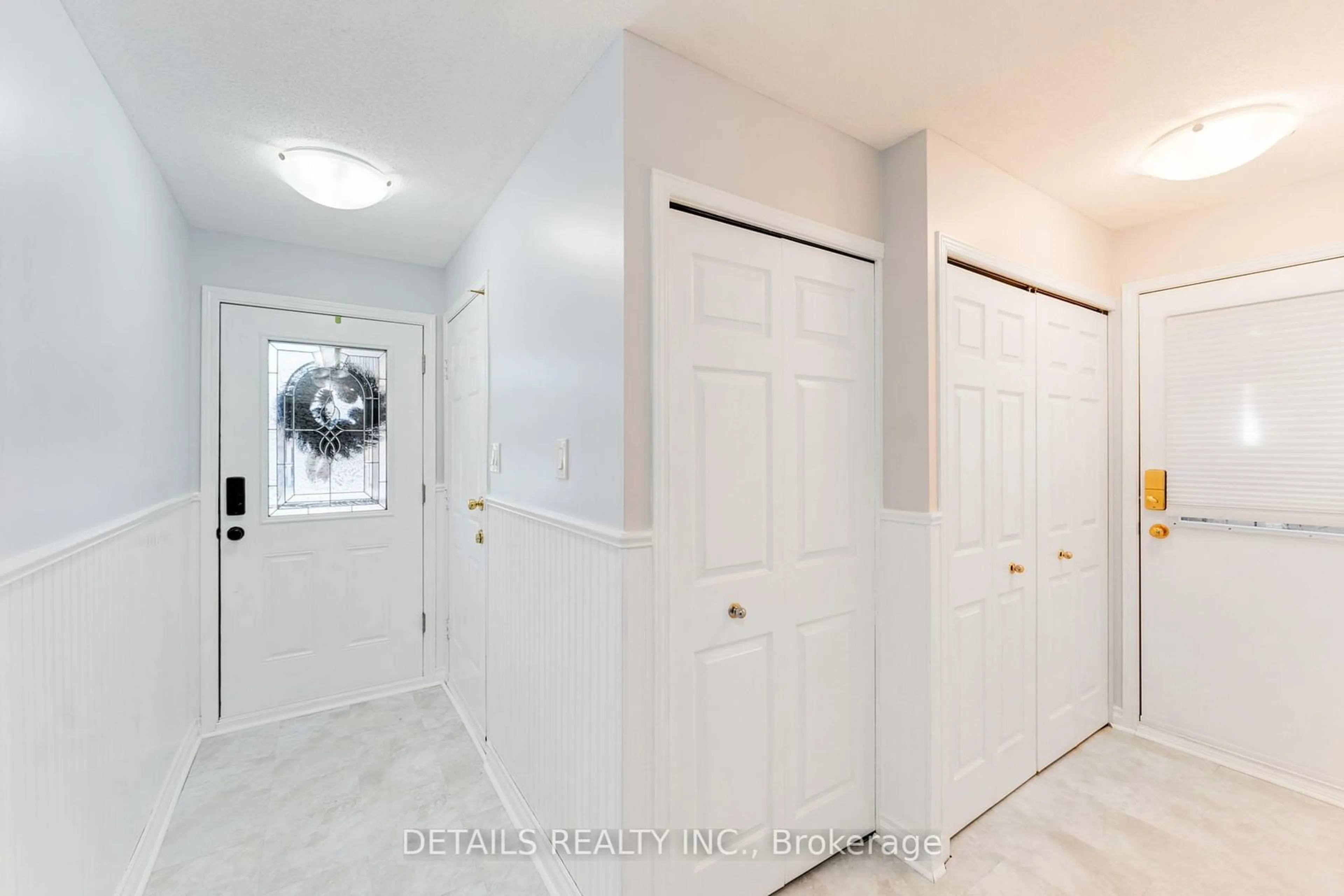 Indoor entryway for 109 Beechfern Dr, Stittsville - Munster - Richmond Ontario K2S 1E3