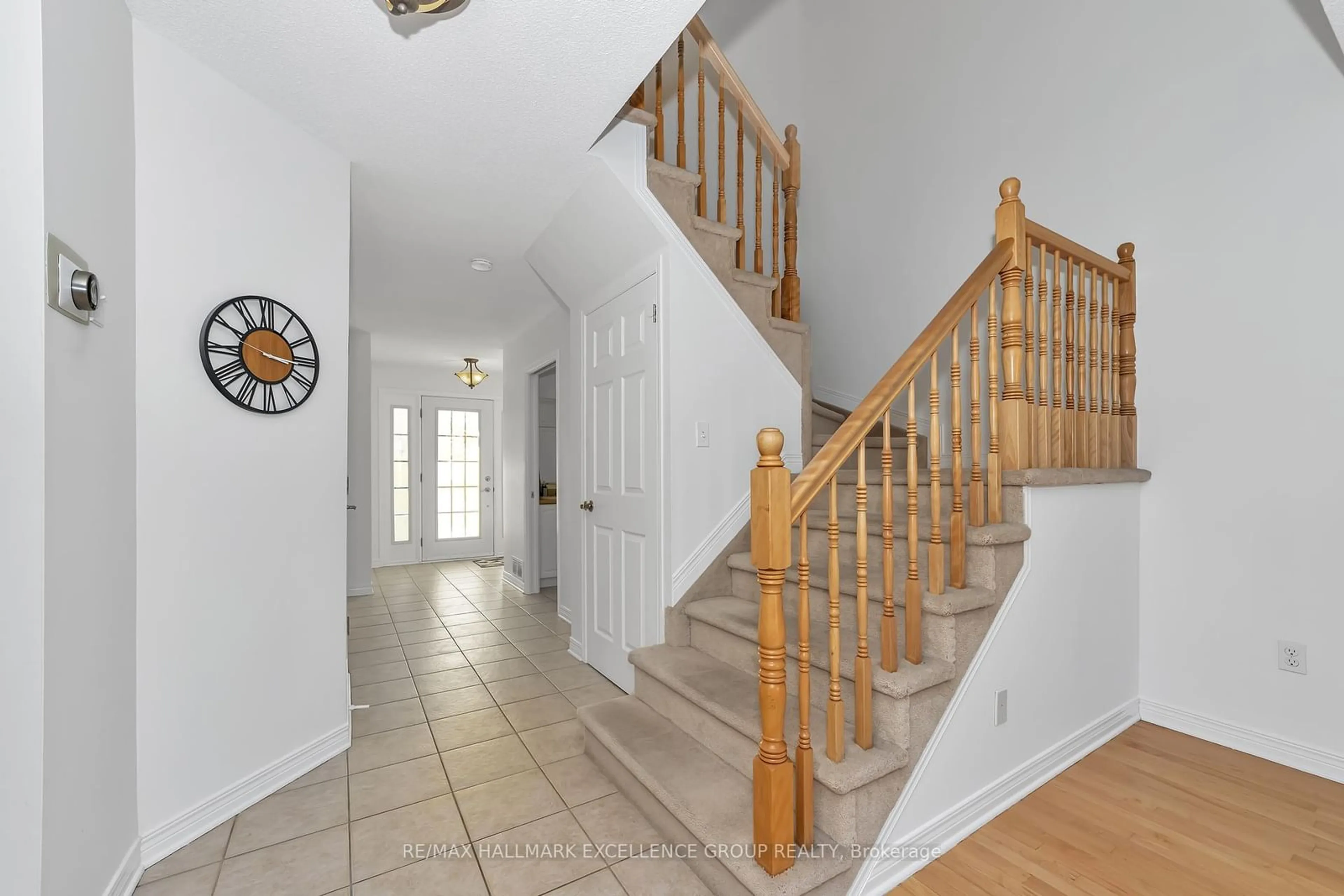 Indoor foyer for 171 Louise St, Clarence-Rockland Ontario K4K 1R8