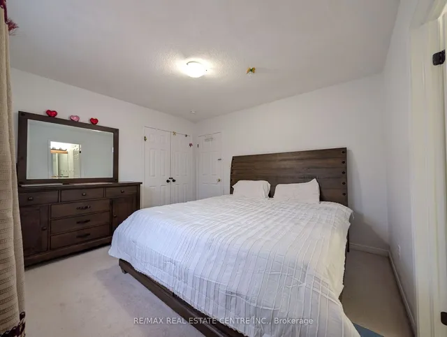 Primary image of 434 Woodbine Ave
