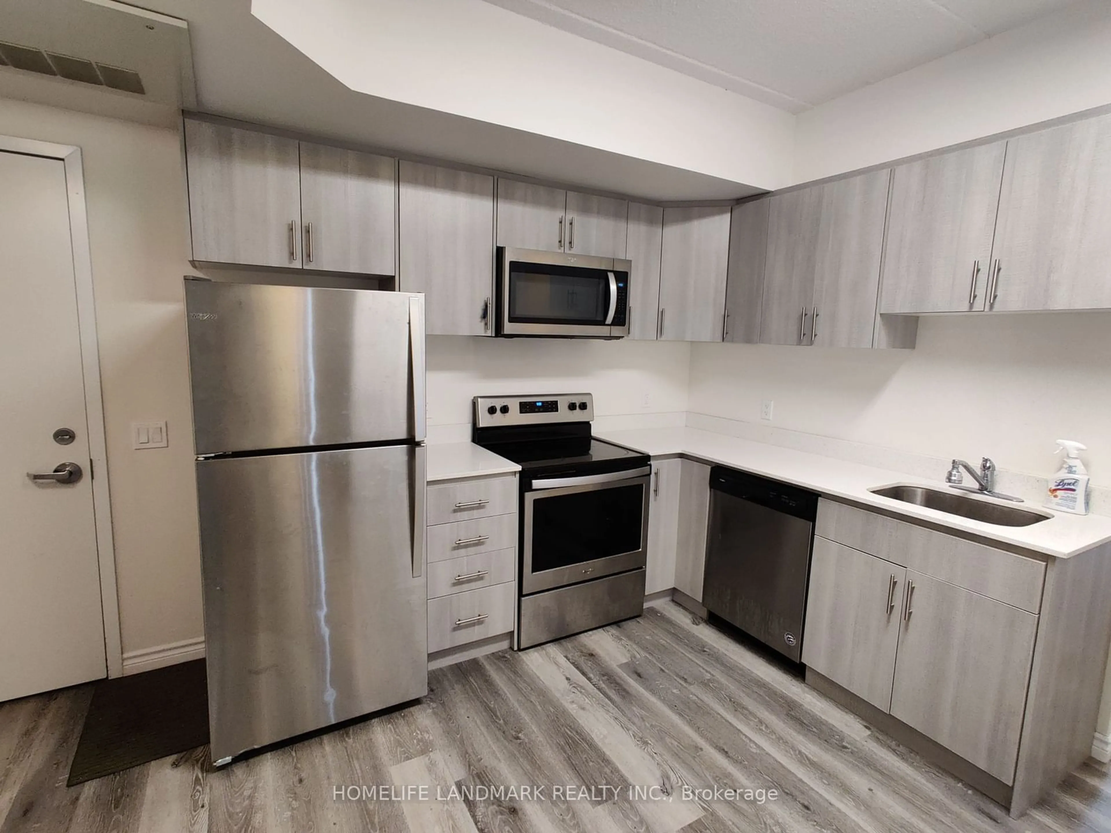 Standard kitchen, wood/laminate floor for 246 Lester St #303, Waterloo Ontario N2L 3W5