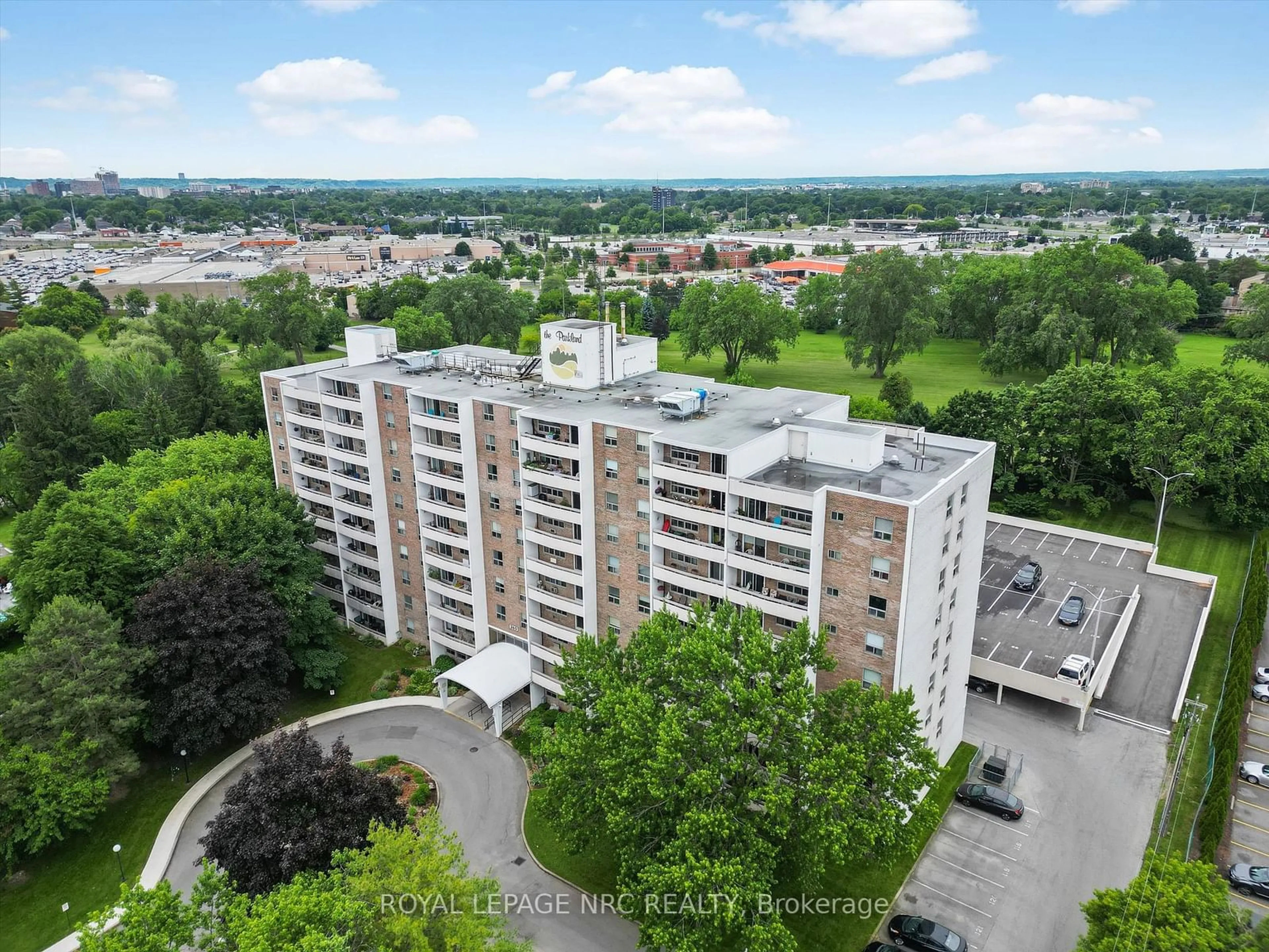 A pic from outside/outdoor area/front of a property/back of a property/a pic from drone, city buildings view from balcony for 365 GENEVA St #505, St. Catharines Ontario L2N 5S7