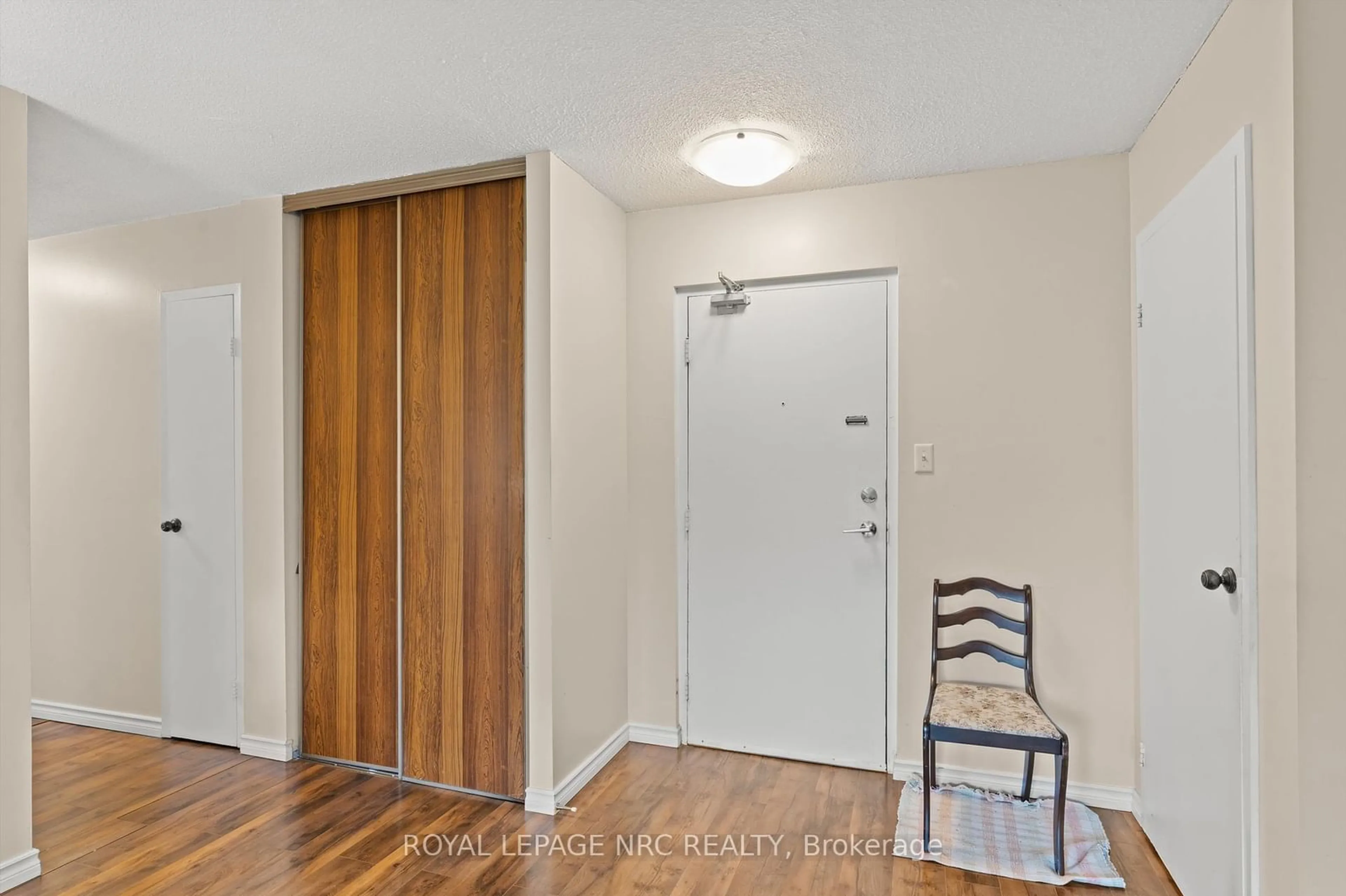 Indoor entryway for 365 GENEVA St #505, St. Catharines Ontario L2N 5S7