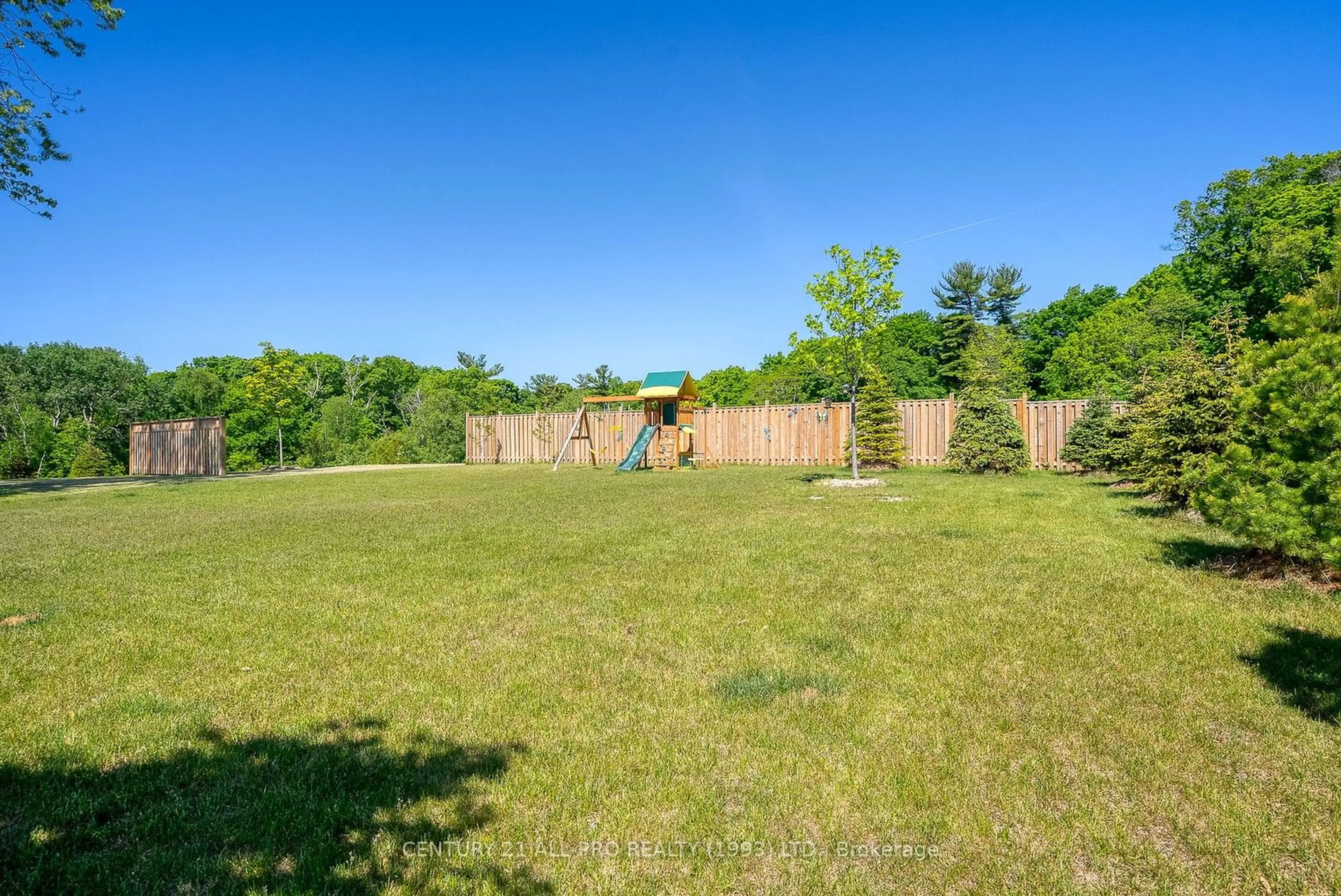 A pic from outside/outdoor area/front of a property/back of a property/a pic from drone, unknown for 64 Alexander St, Port Hope Ontario L1A 1B3