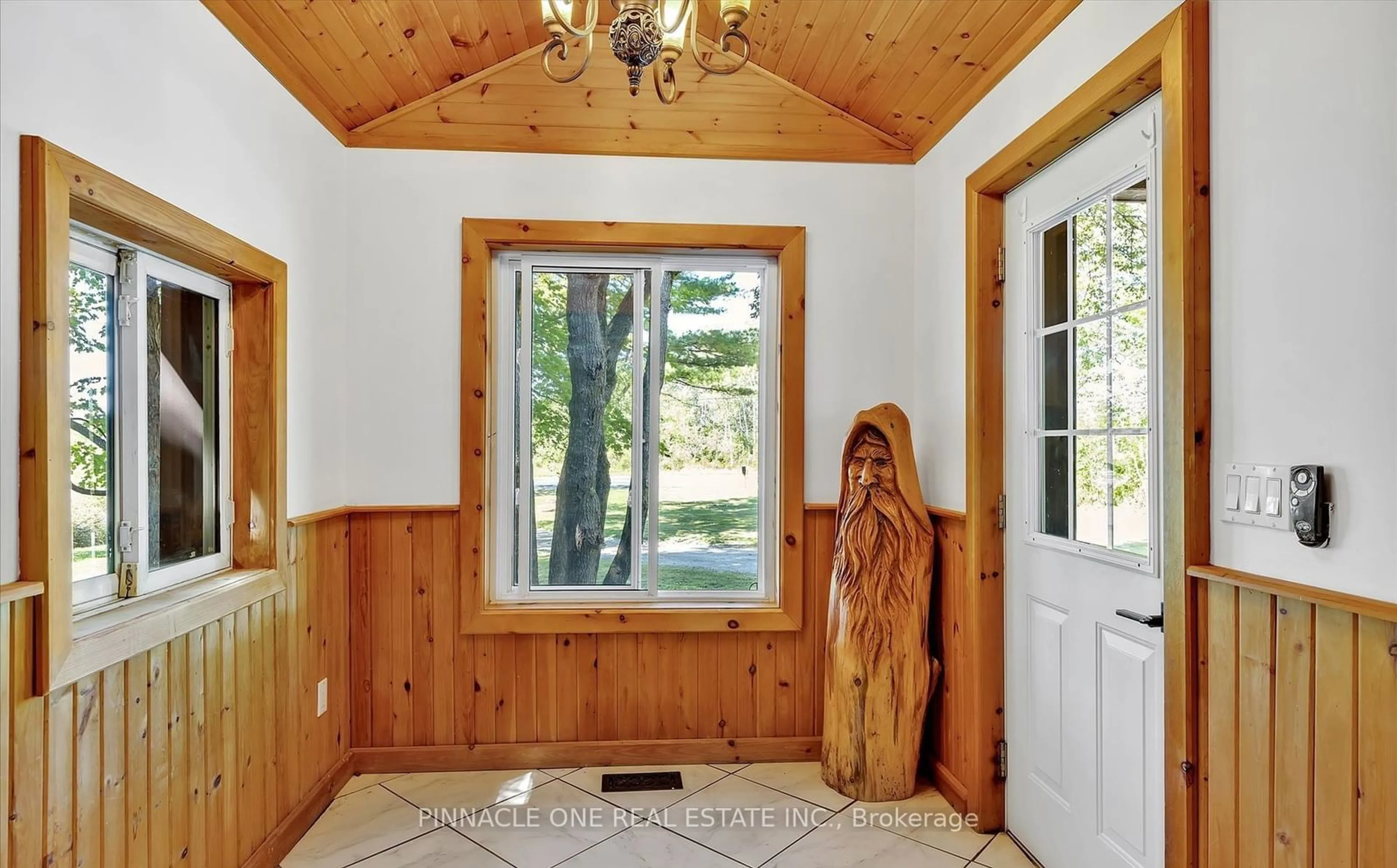 Indoor entryway for 2101 County Road 6, Douro-Dummer Ontario K0L 2H0