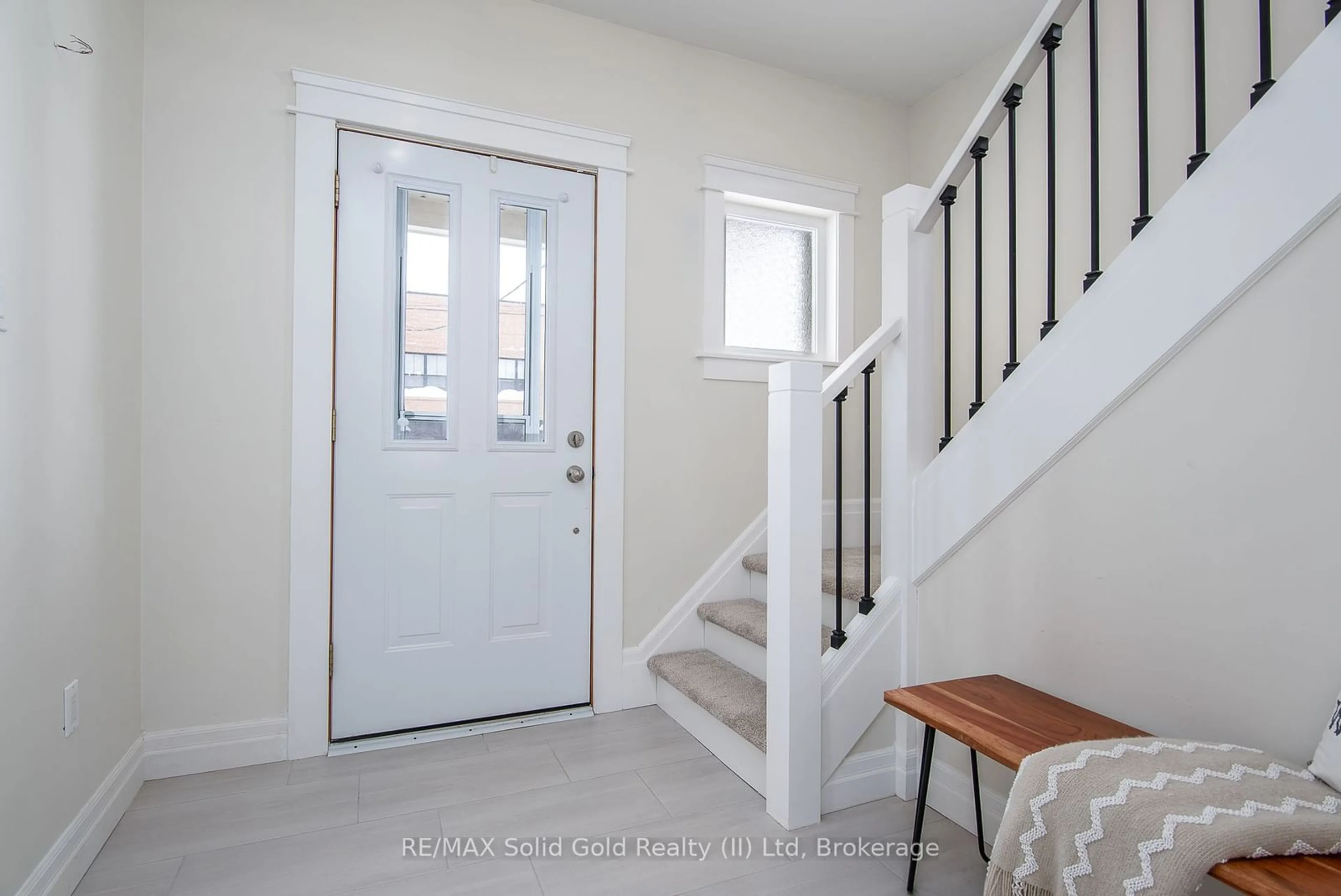 Indoor entryway for 69 Arthur St, Woolwich Ontario N3B 2A1