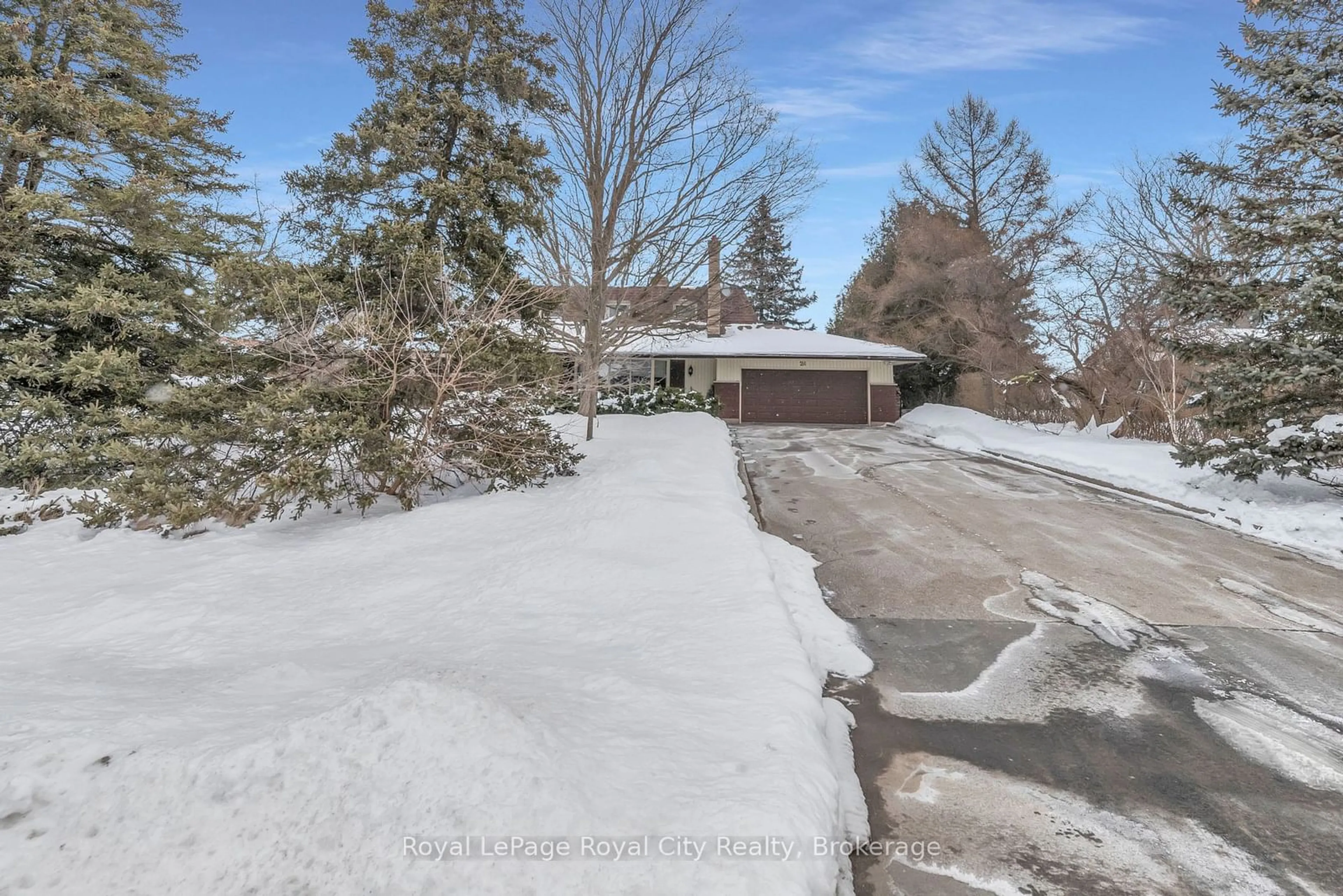 A pic from outside/outdoor area/front of a property/back of a property/a pic from drone, street for 24 Skyway Dr, Guelph/Eramosa Ontario N1H 6H8