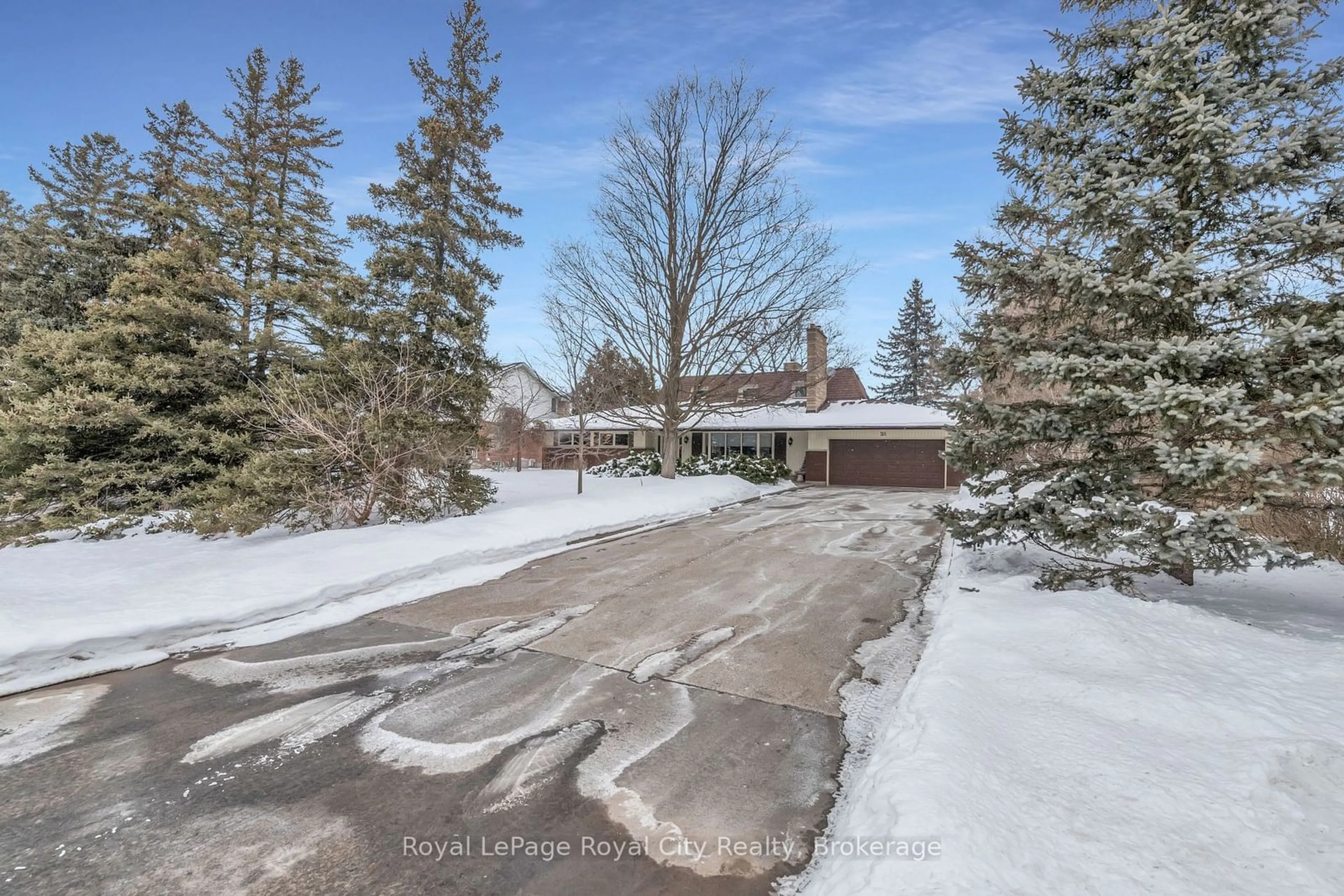 A pic from outside/outdoor area/front of a property/back of a property/a pic from drone, street for 24 Skyway Dr, Guelph/Eramosa Ontario N1H 6H8